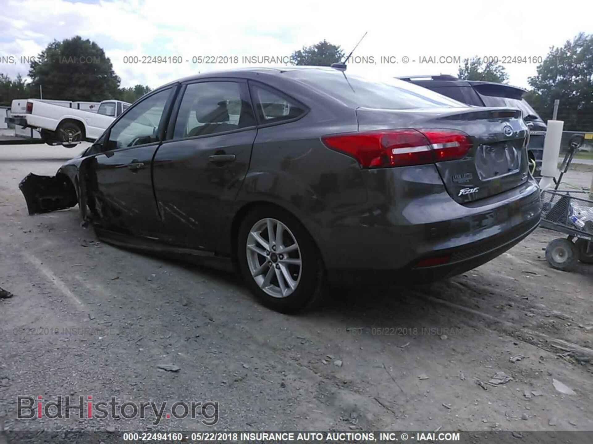 2016 Ford Focus - VIN: 1FADP3F27GL324309 - Photo 3