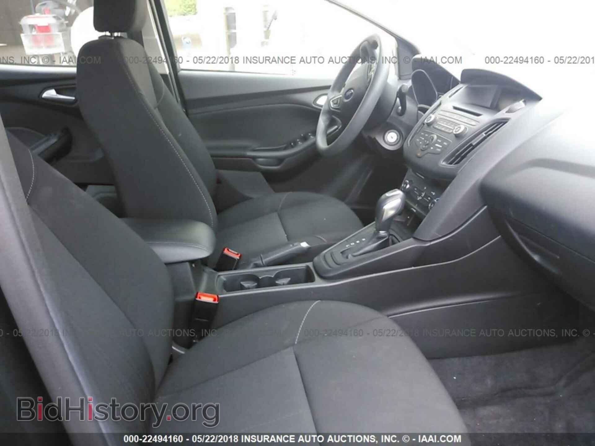 2016 Ford Focus - VIN: 1FADP3F27GL324309 - Photo 5