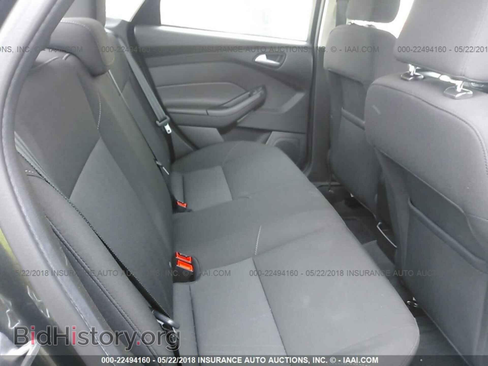 2016 Ford Focus - VIN: 1FADP3F27GL324309 - Photo 8