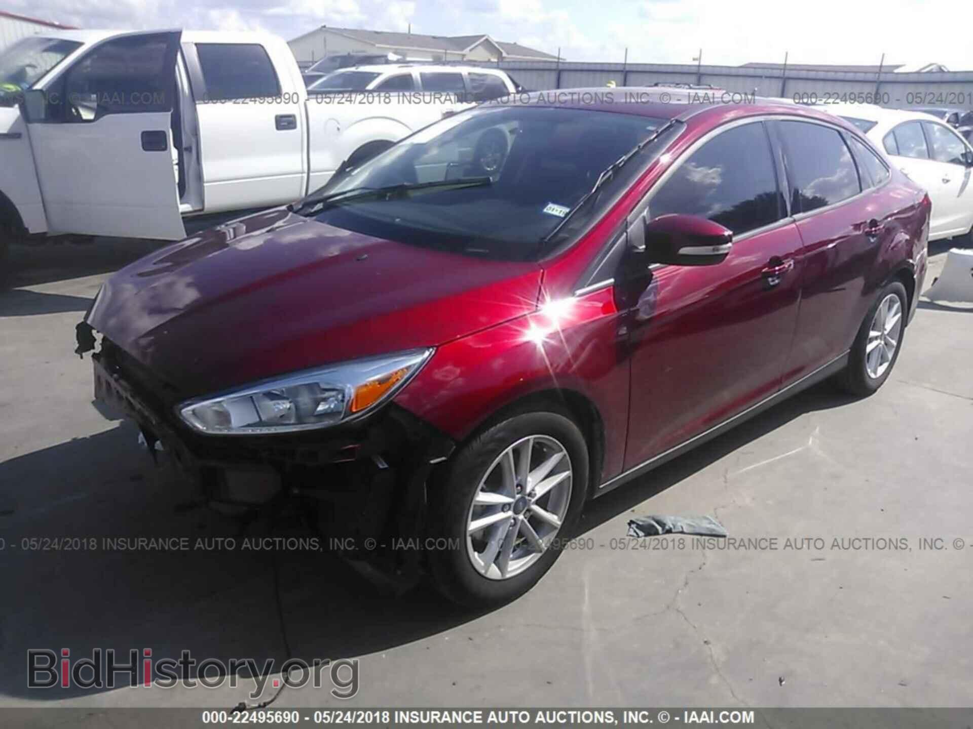 2016 Ford Focus - VIN: 1FADP3F22GL404889 - Фото 2
