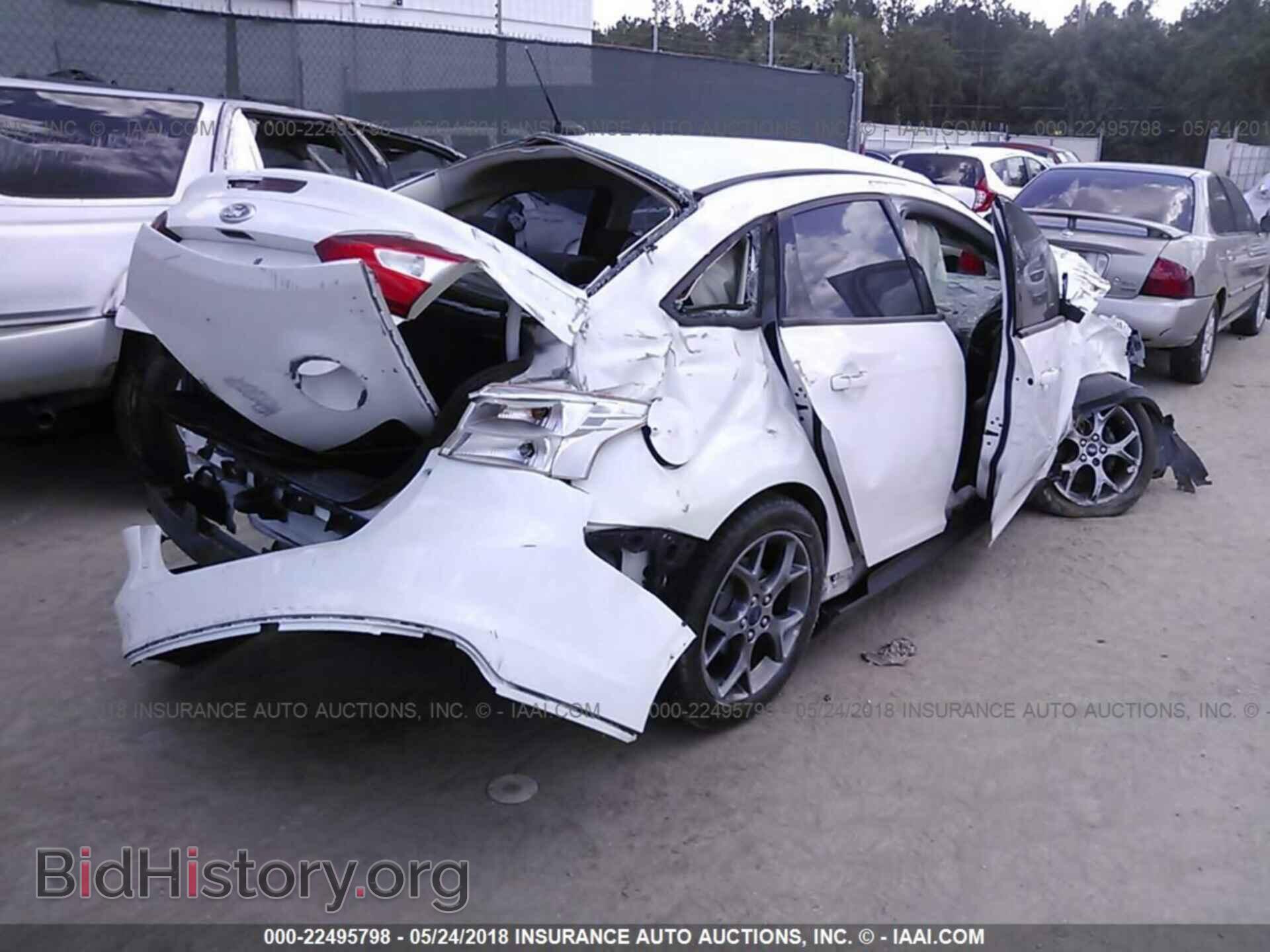 2012 Ford Focus - VIN: 1FAHP3F22CL339425 - Photo 4
