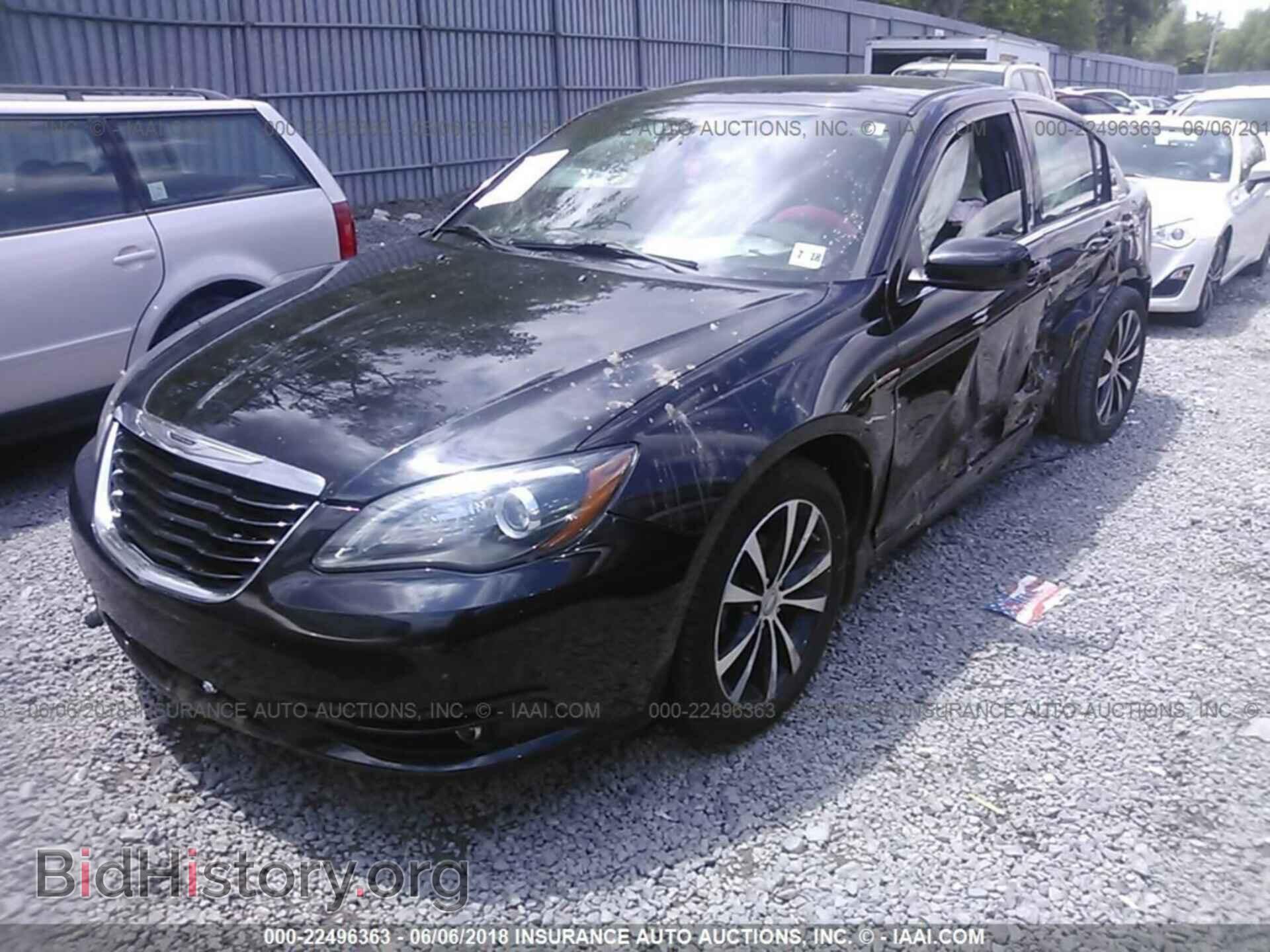 2013 Chrysler 200 - VIN: 1C3CCBCG8DN718921 - Photo 2