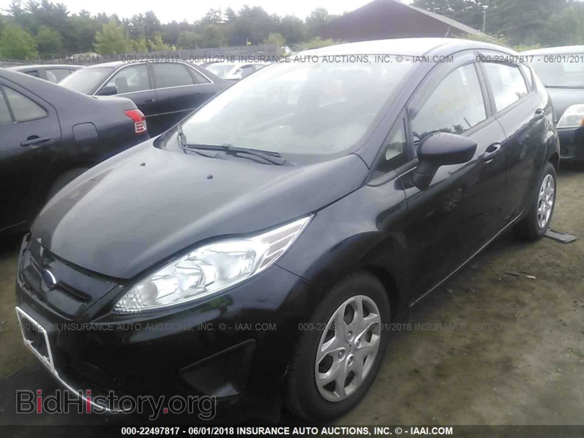 2012 Ford Fiesta - VIN: 3FADP4EJ5CM104383 - Photo 2