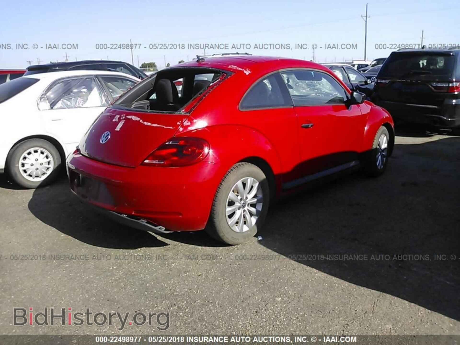 2014 Volkswagen Beetle - VIN: 3VWF17AT4EM646913 - Фото 4