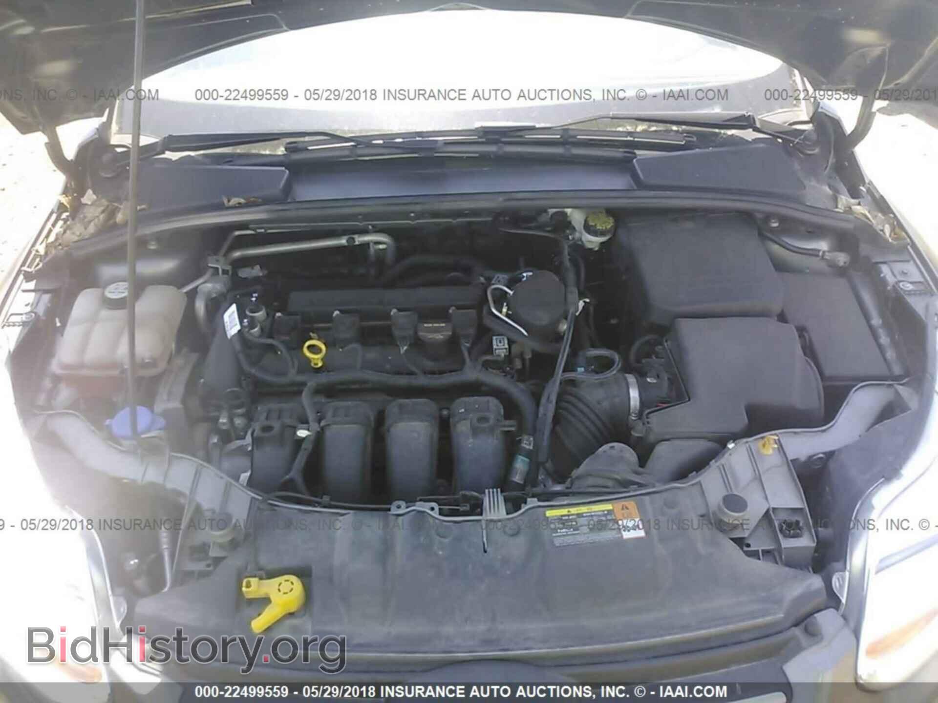 2012 Ford Focus - VIN: 1FAHP3E24CL450463 - Photo 10