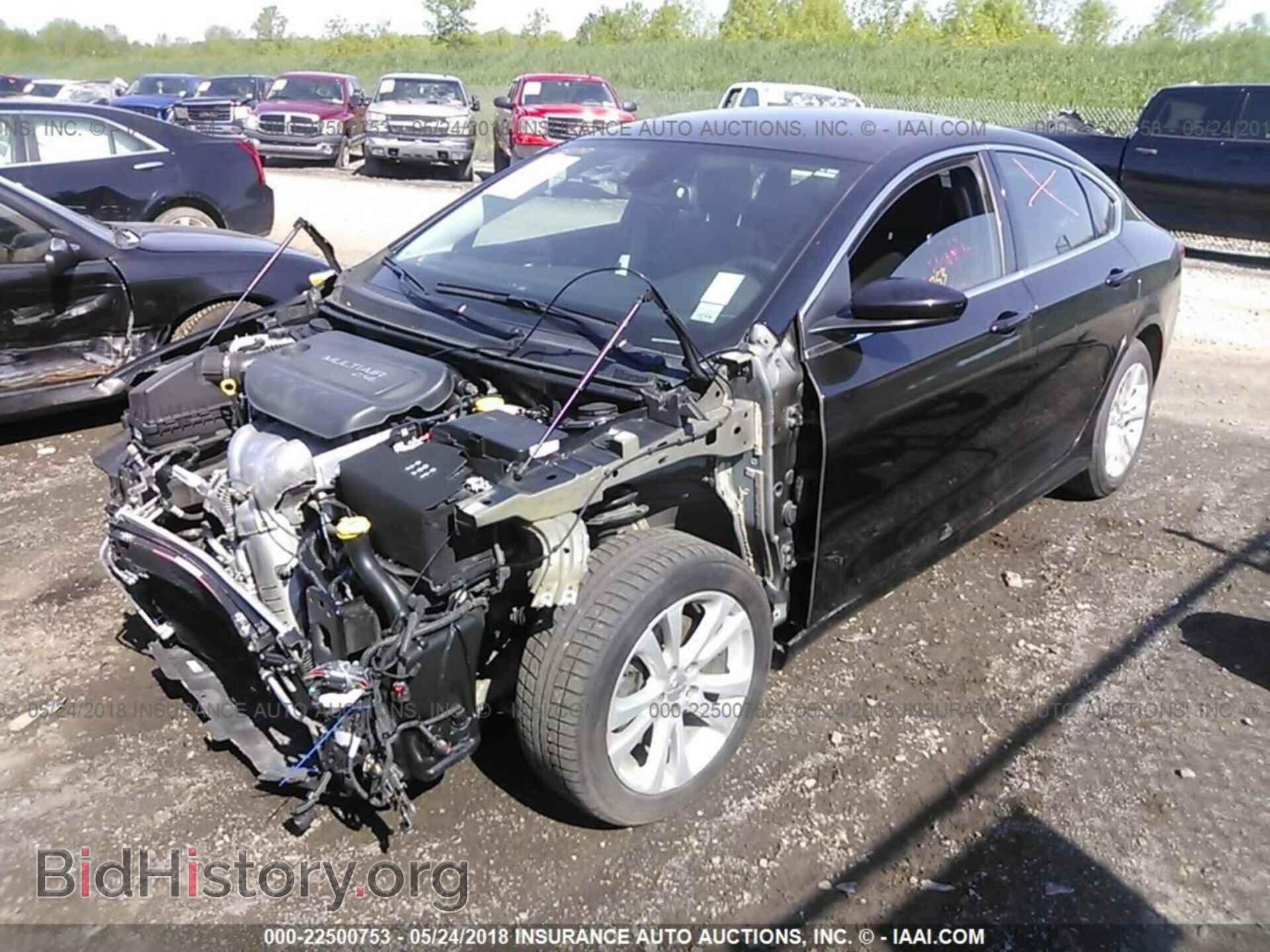 2015 Chrysler 200 - VIN: 1C3CCCAB1FN722339 - Photo 2