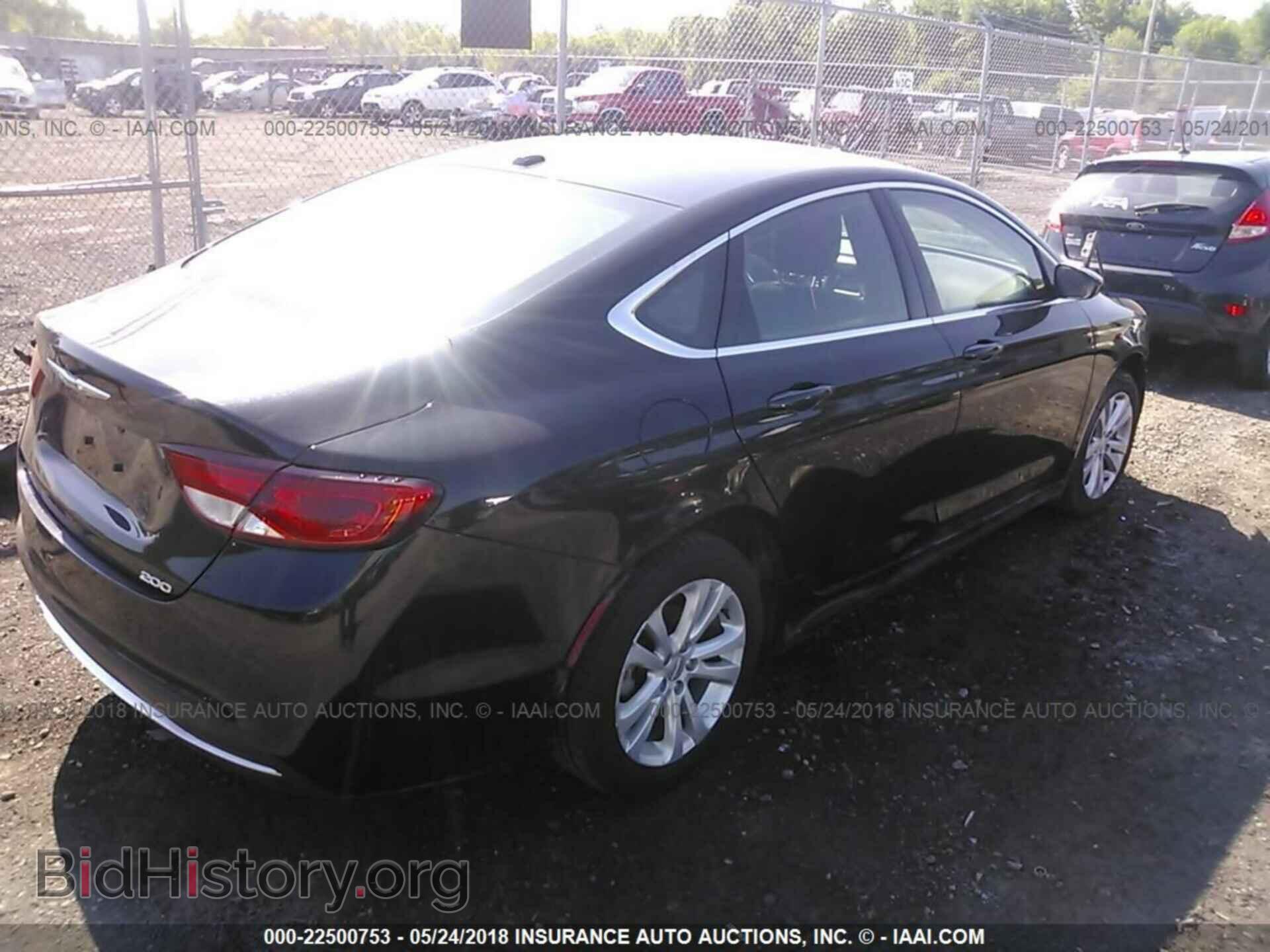 2015 Chrysler 200 - VIN: 1C3CCCAB1FN722339 - Photo 4