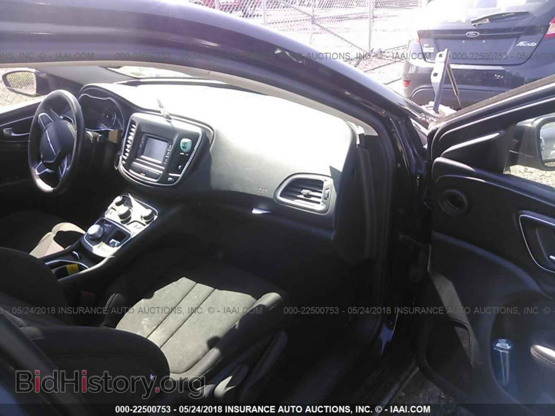 2015 Chrysler 200 - VIN: 1C3CCCAB1FN722339 - Photo 5