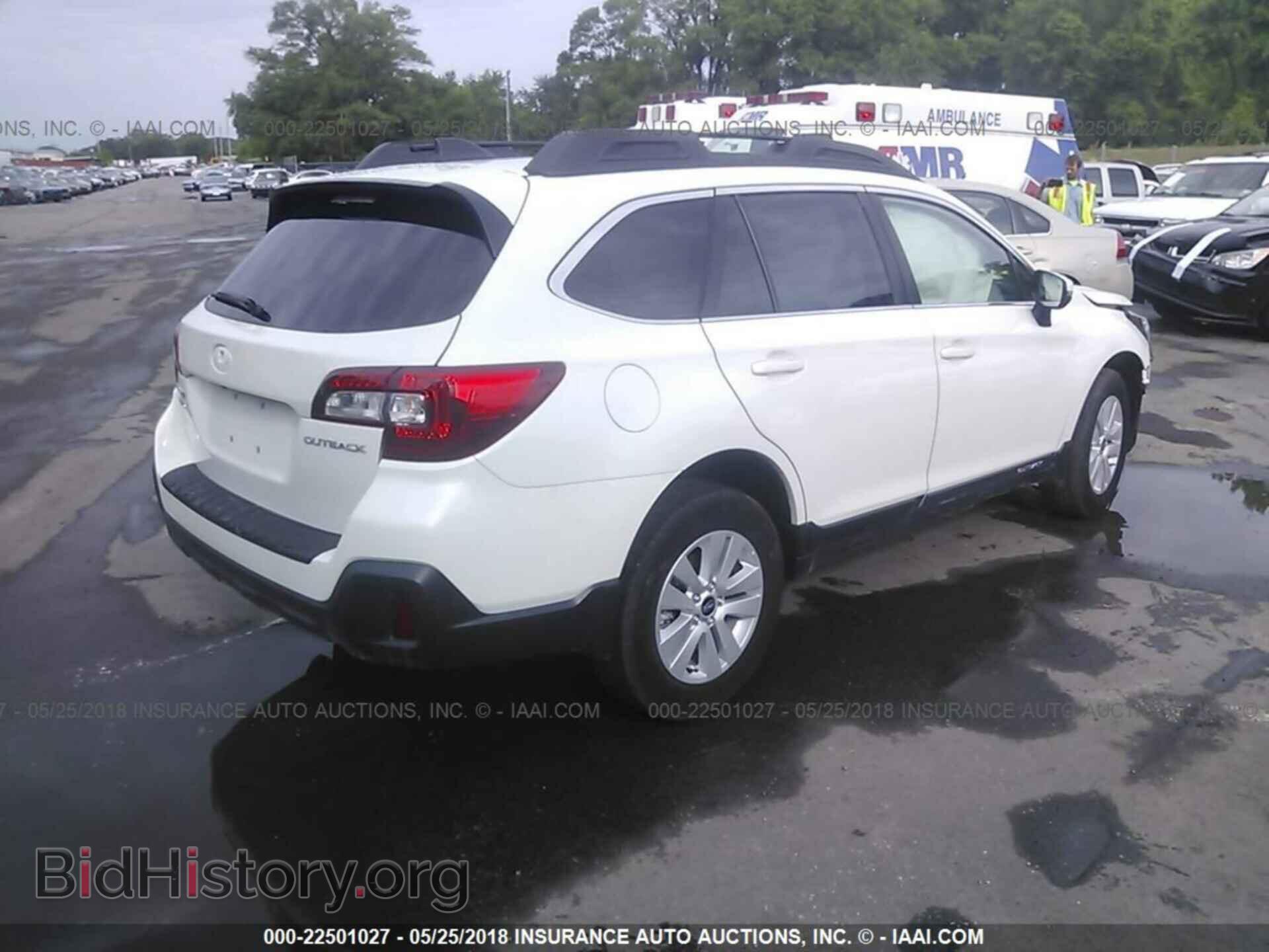 2018 Subaru Outback - VIN: 4S4BSAFC4J3207268 - Фото 4
