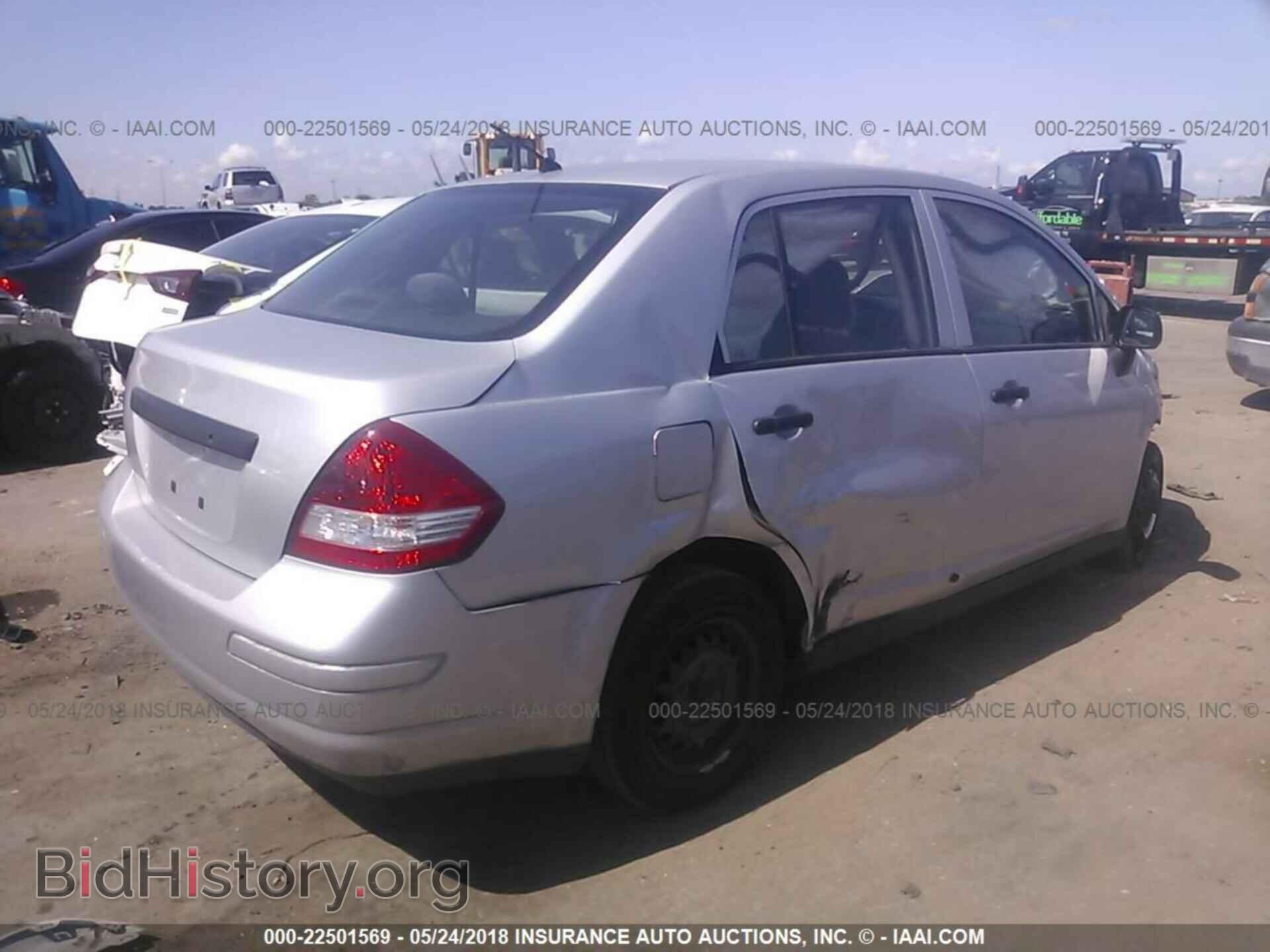 2011 Nissan Versa - VIN: 3N1CC1AP9BL434481 - Фото 4
