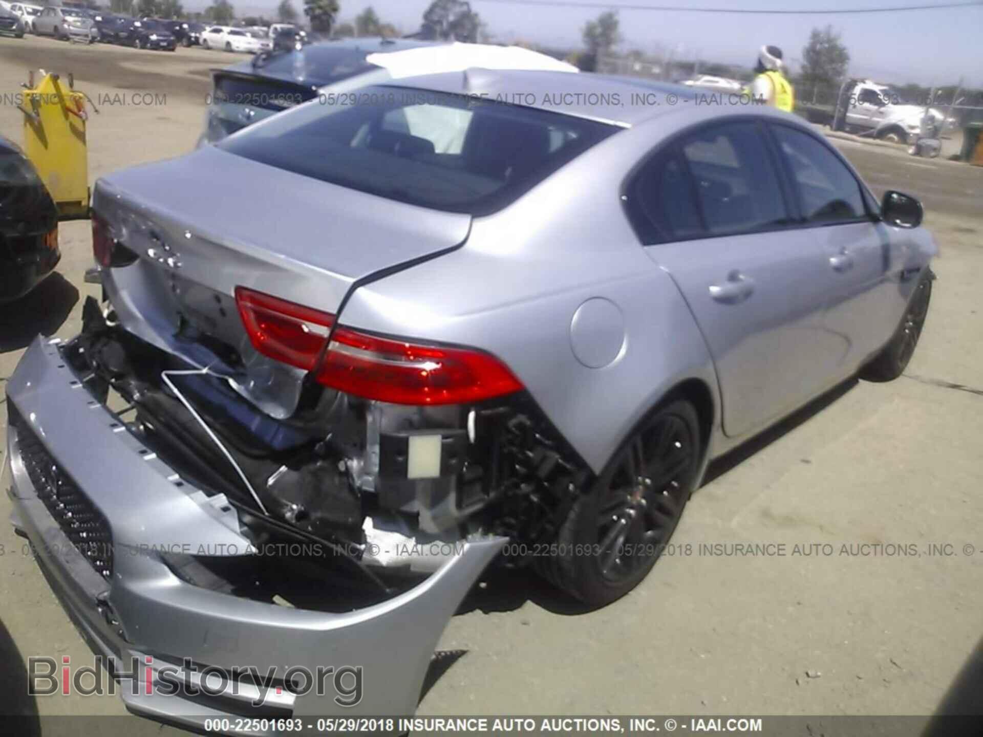 2017 Jaguar Xe - VIN: SAJAE4BG0HA961602 - Фото 4