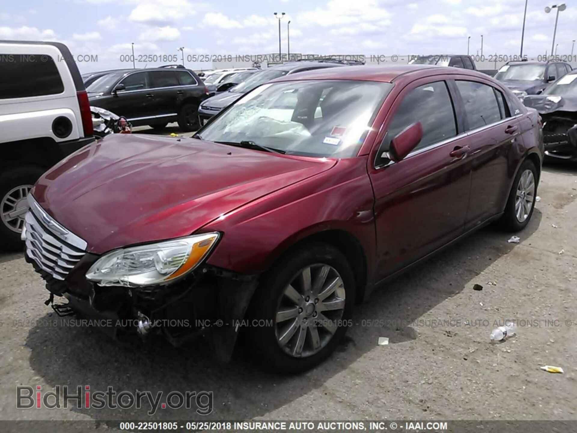 2013 Chrysler 200 - VIN: 1C3CCBBB2DN538470 - Photo 2