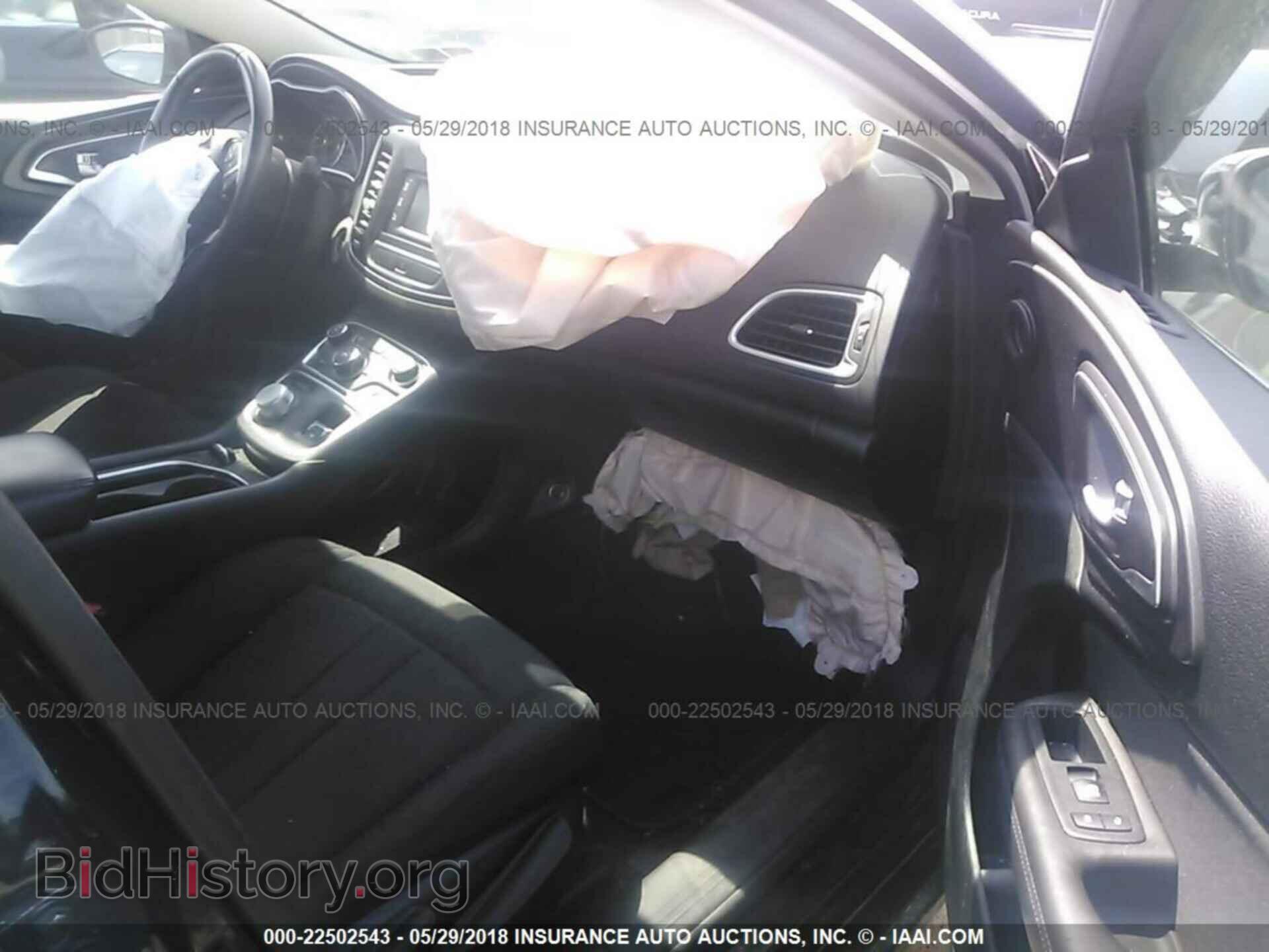 2016 Chrysler 200 - VIN: 1C3CCCAB0GN164629 - Photo 5