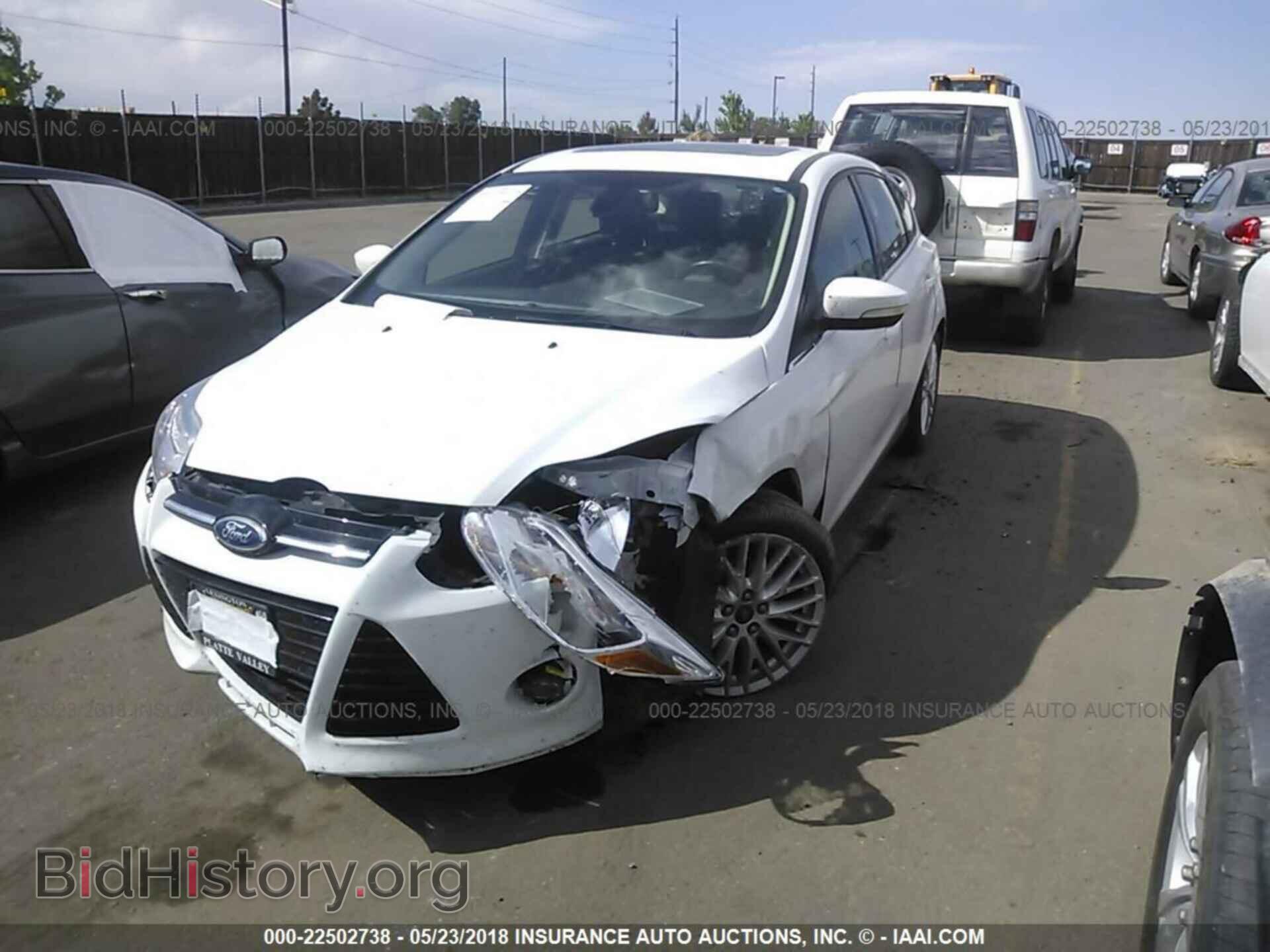 2012 Ford Focus - VIN: 1FAHP3M26CL325496 - Photo 2
