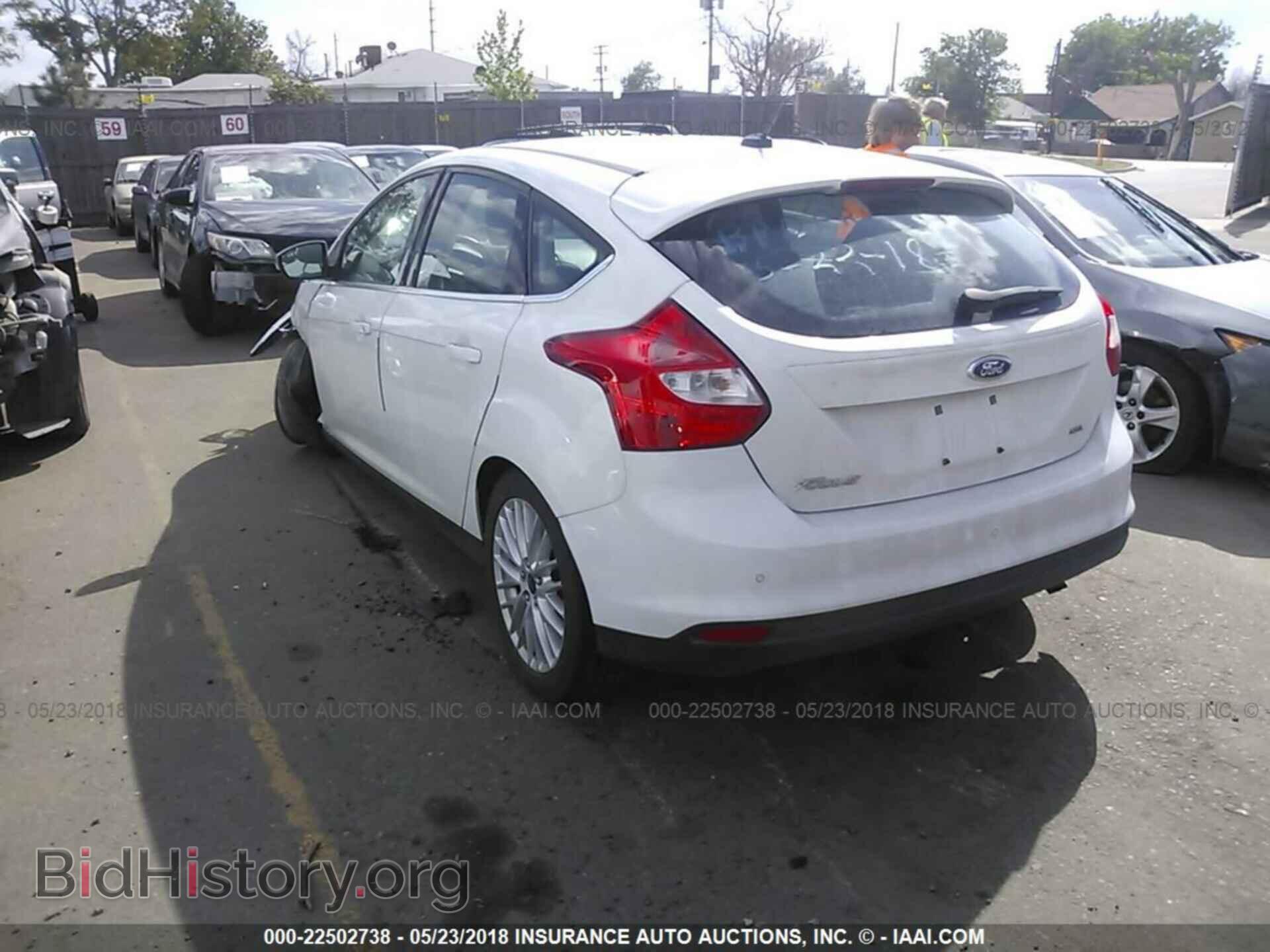 2012 Ford Focus - VIN: 1FAHP3M26CL325496 - Photo 3