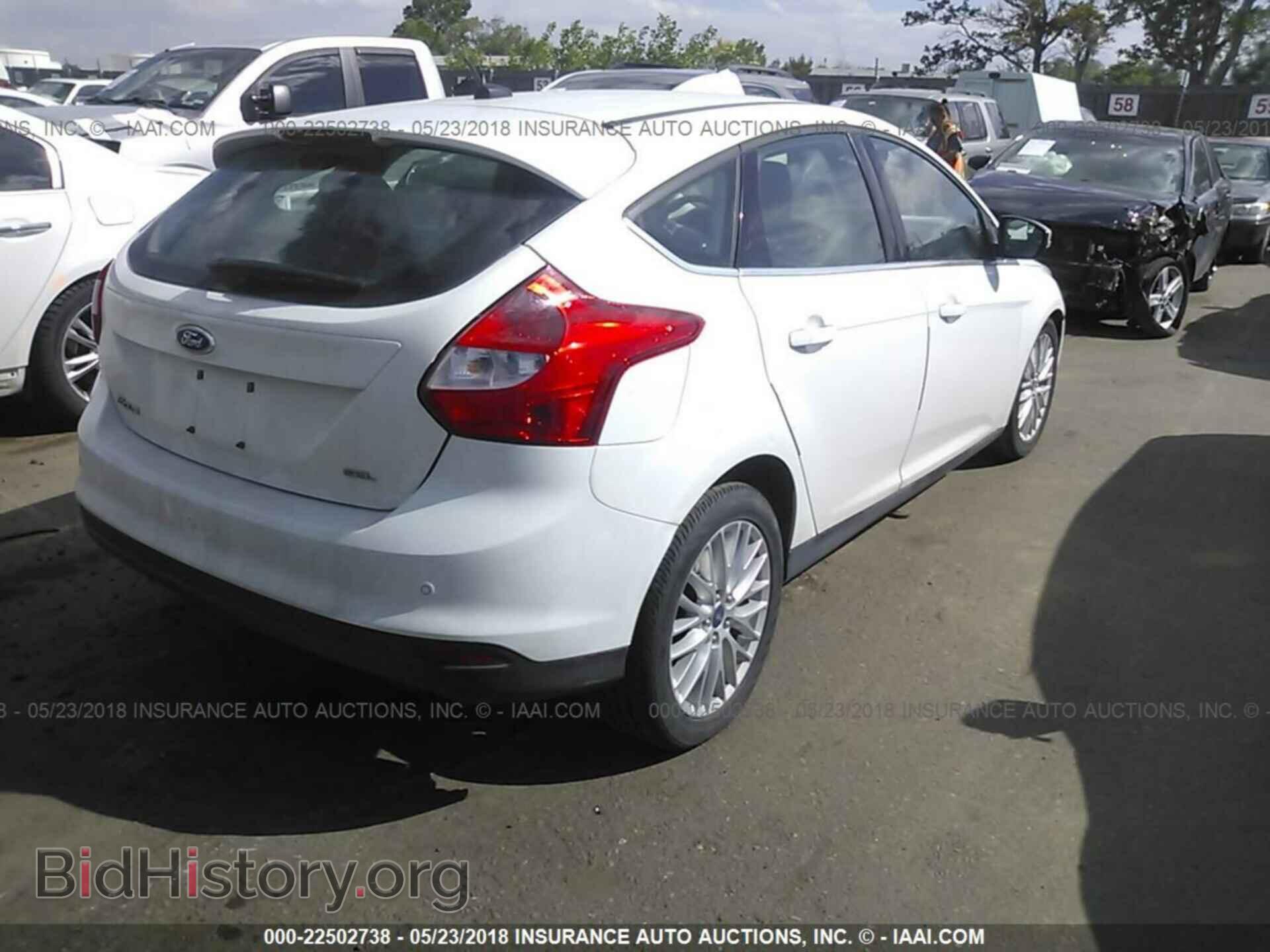 2012 Ford Focus - VIN: 1FAHP3M26CL325496 - Photo 4