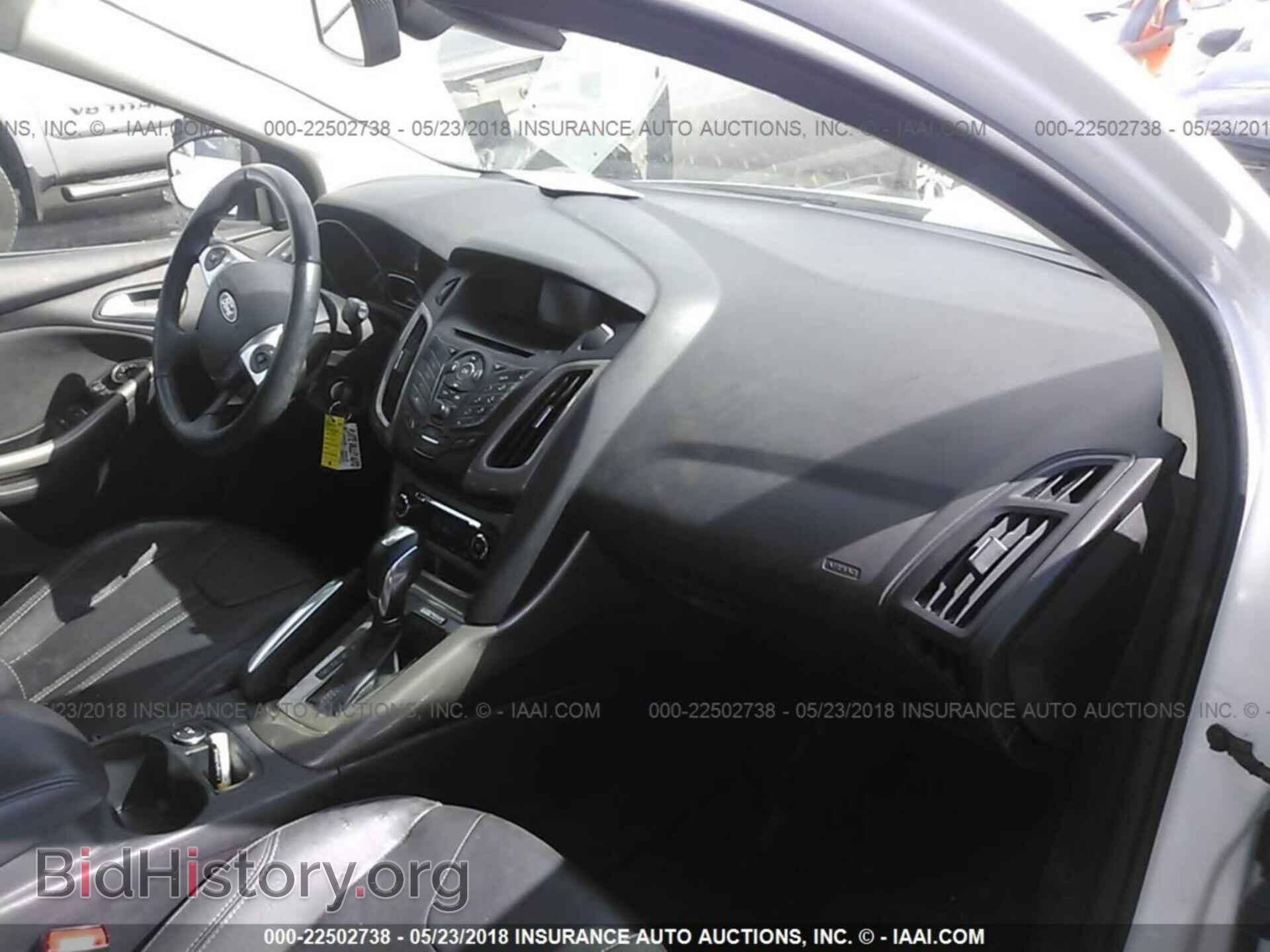 2012 Ford Focus - VIN: 1FAHP3M26CL325496 - Photo 5