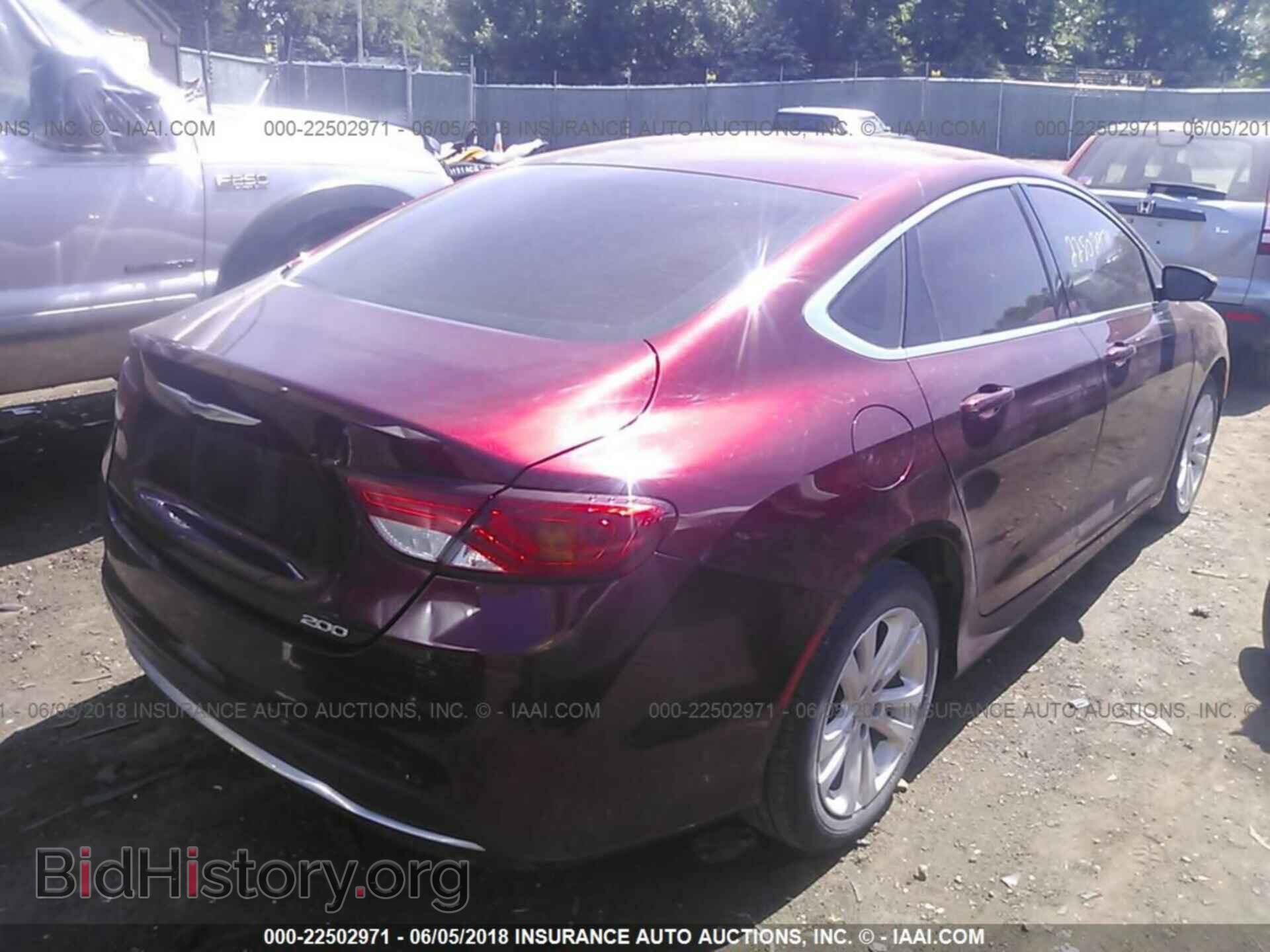 2015 Chrysler 200 - VIN: 1C3CCCAB8FN679389 - Photo 4