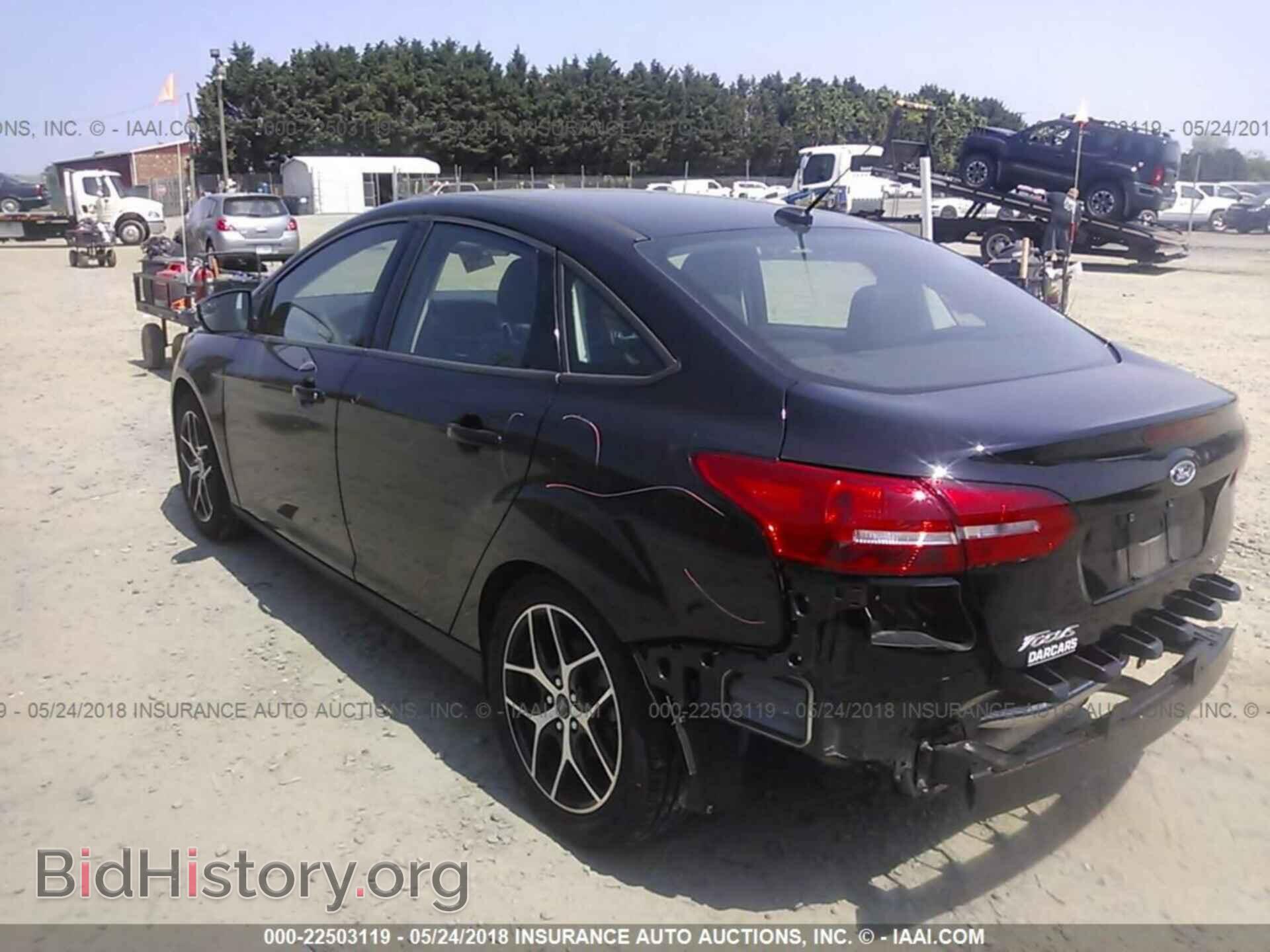 2017 Ford Focus - VIN: 1FADP3H29HL327548 - Photo 3