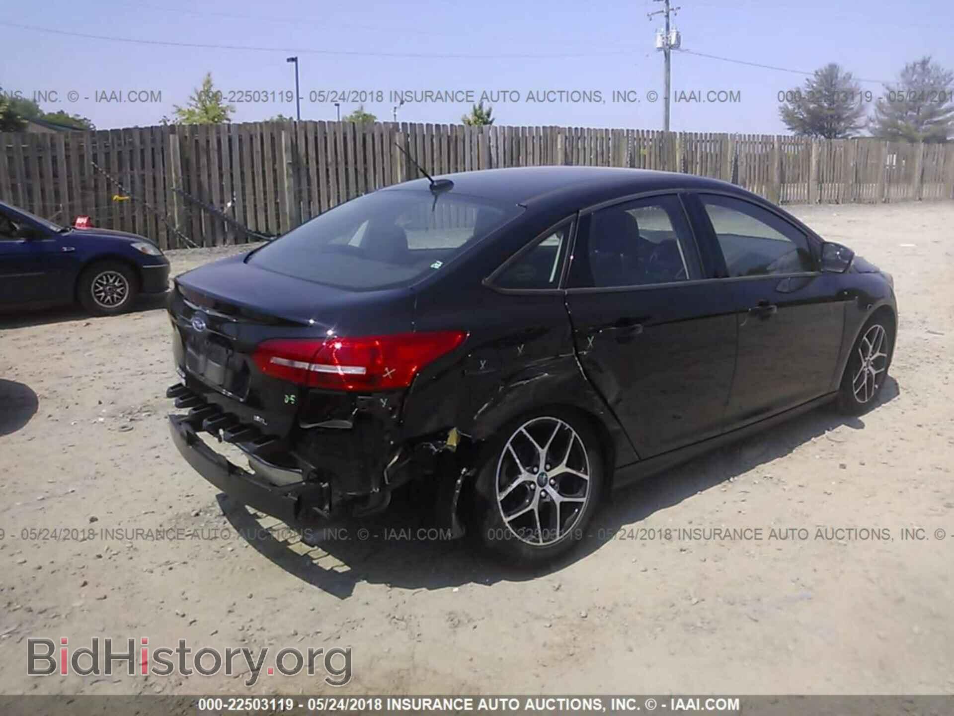 2017 Ford Focus - VIN: 1FADP3H29HL327548 - Photo 4