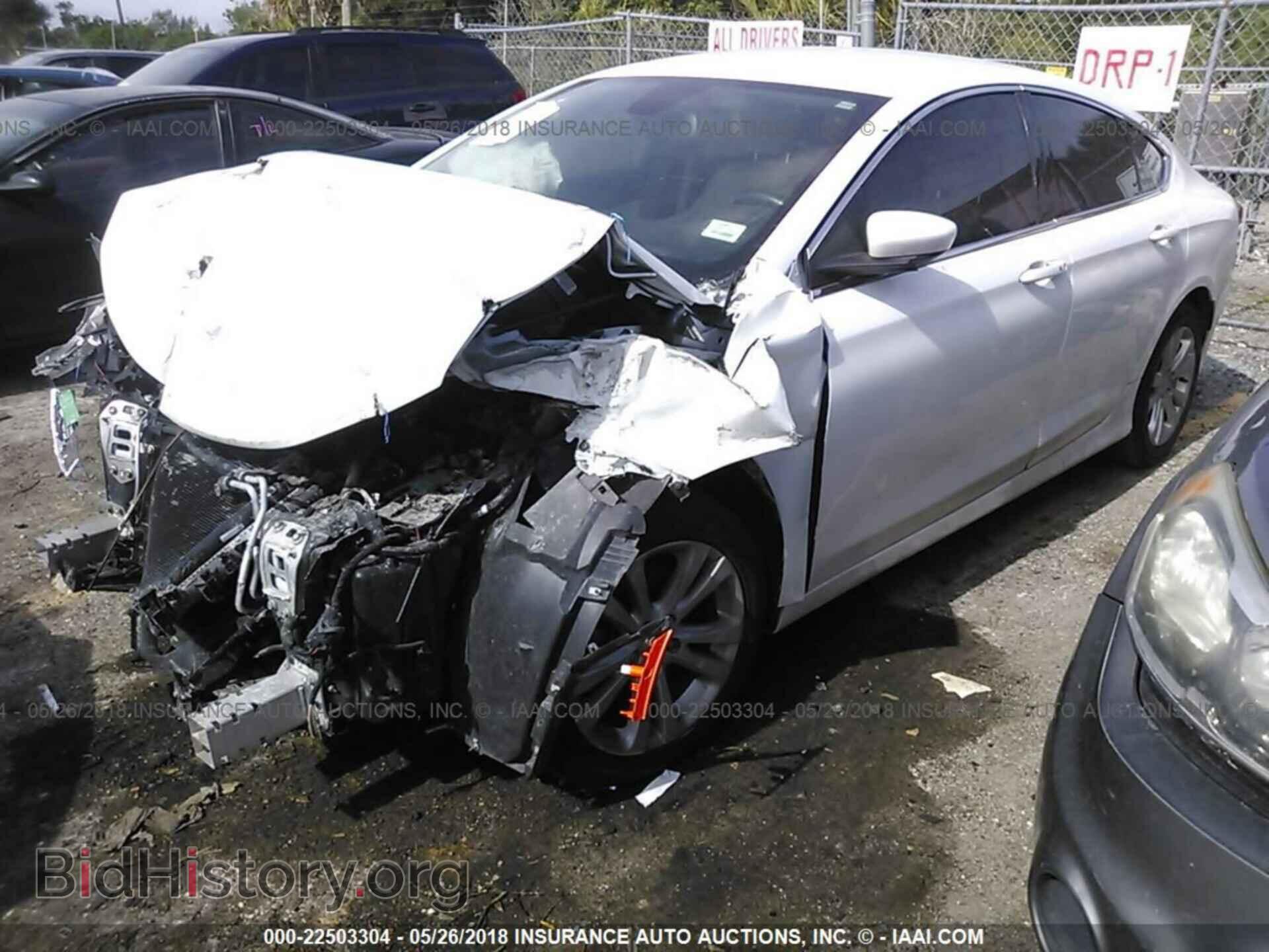 2015 Chrysler 200 - VIN: 1C3CCCAB3FN680112 - Photo 2