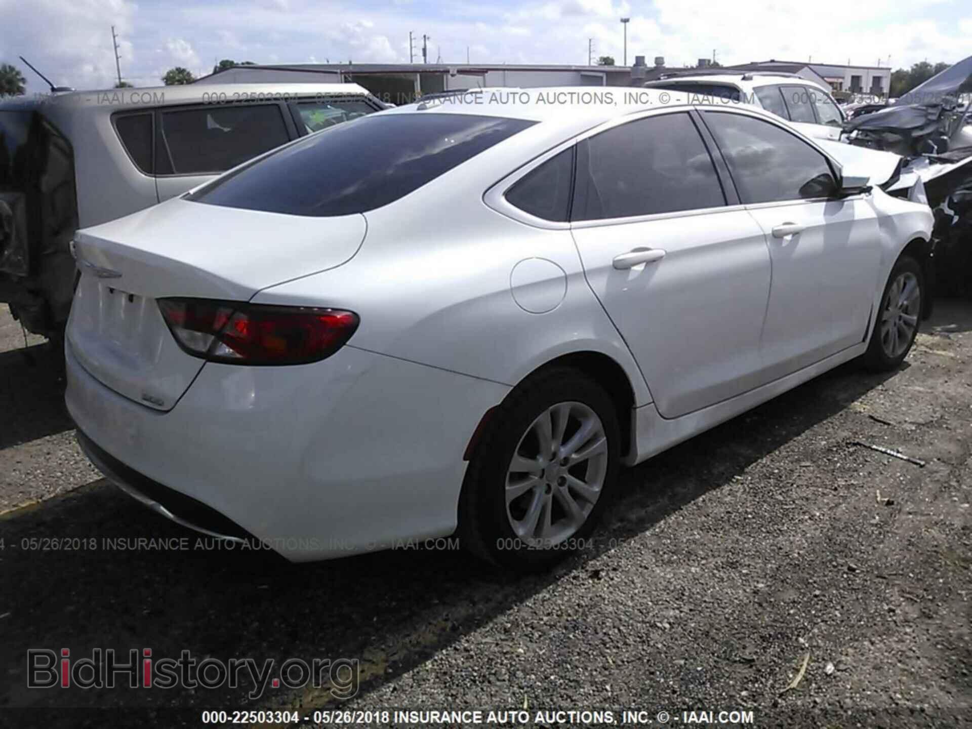 2015 Chrysler 200 - VIN: 1C3CCCAB3FN680112 - Photo 4