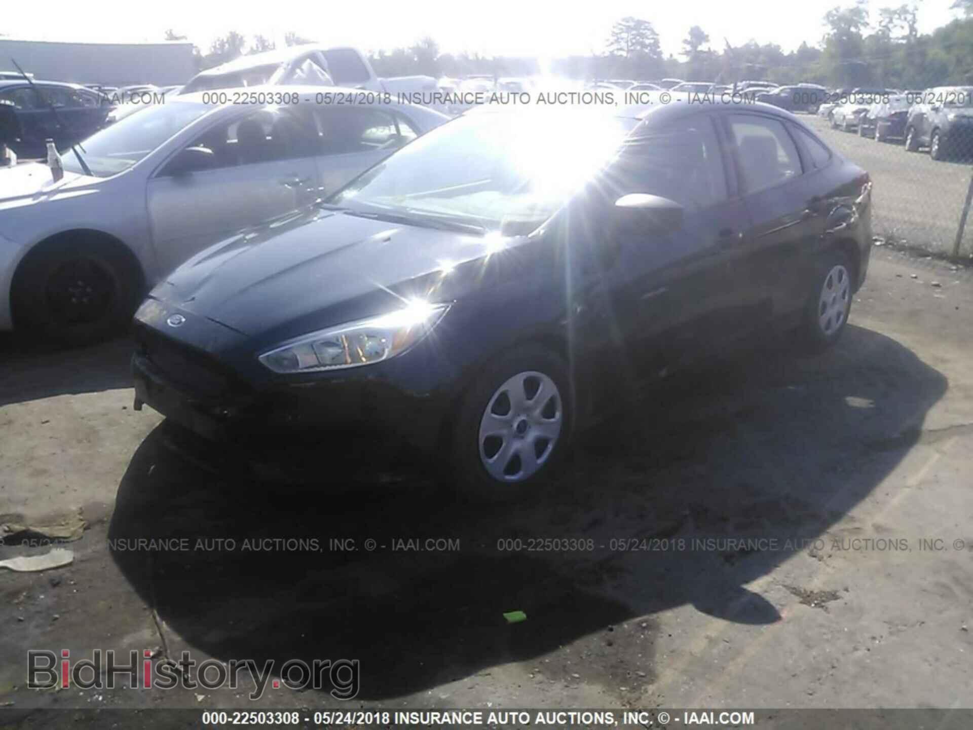 2016 Ford Focus - VIN: 1FADP3E26GL368318 - Фото 2