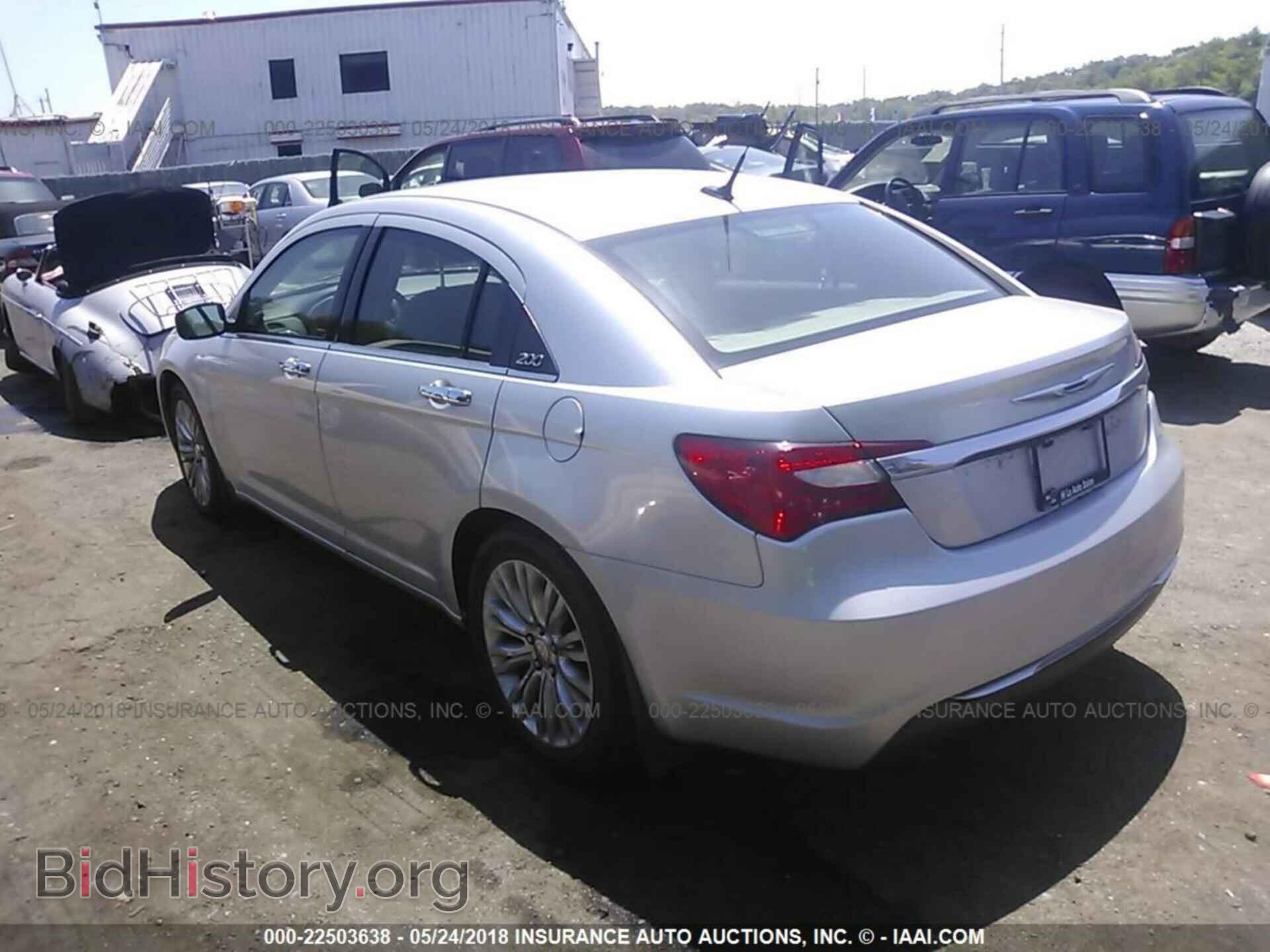 2011 Chrysler 200 - VIN: 1C3BC2FG2BN526835 - Photo 3