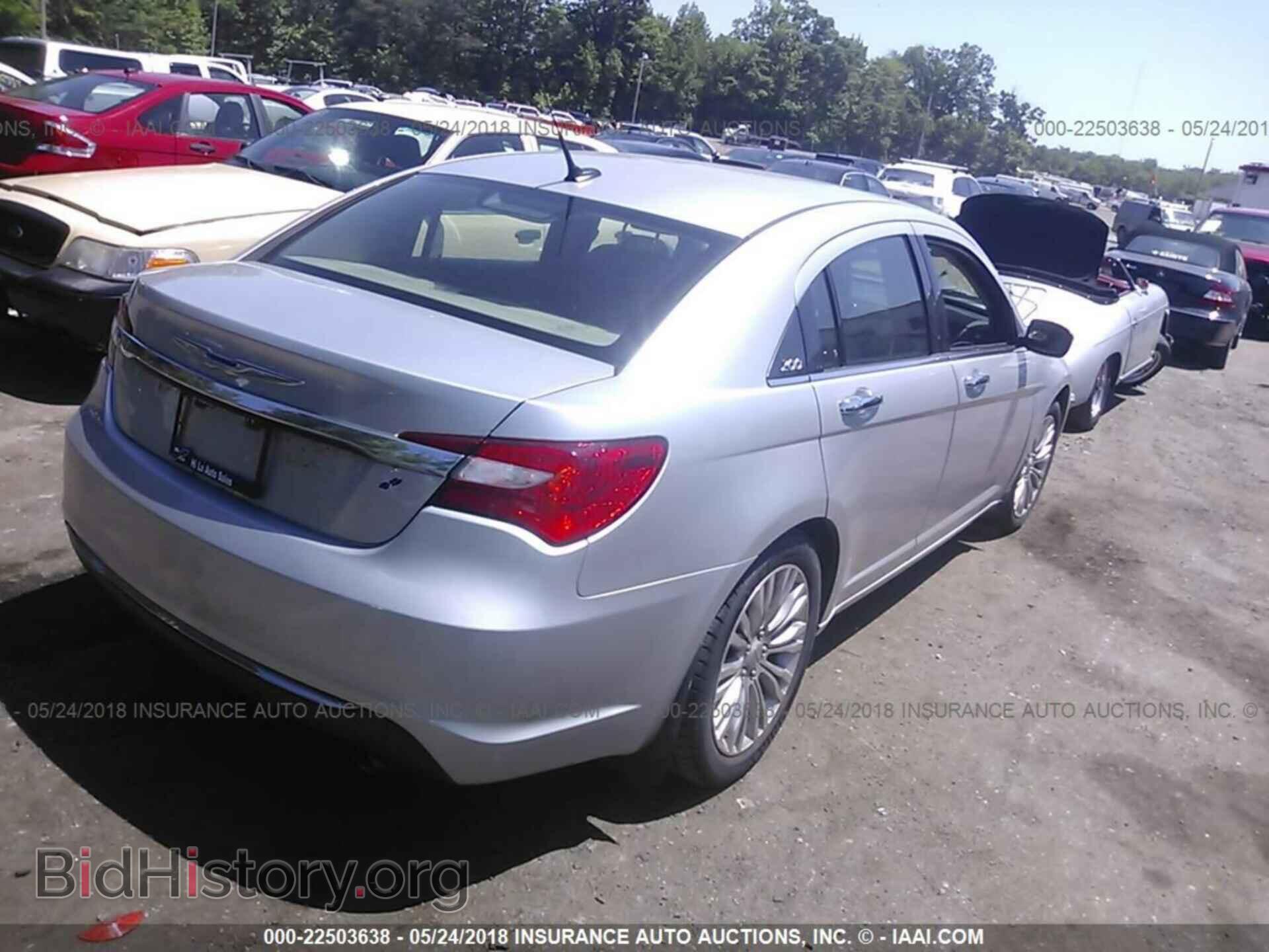 2011 Chrysler 200 - VIN: 1C3BC2FG2BN526835 - Photo 4