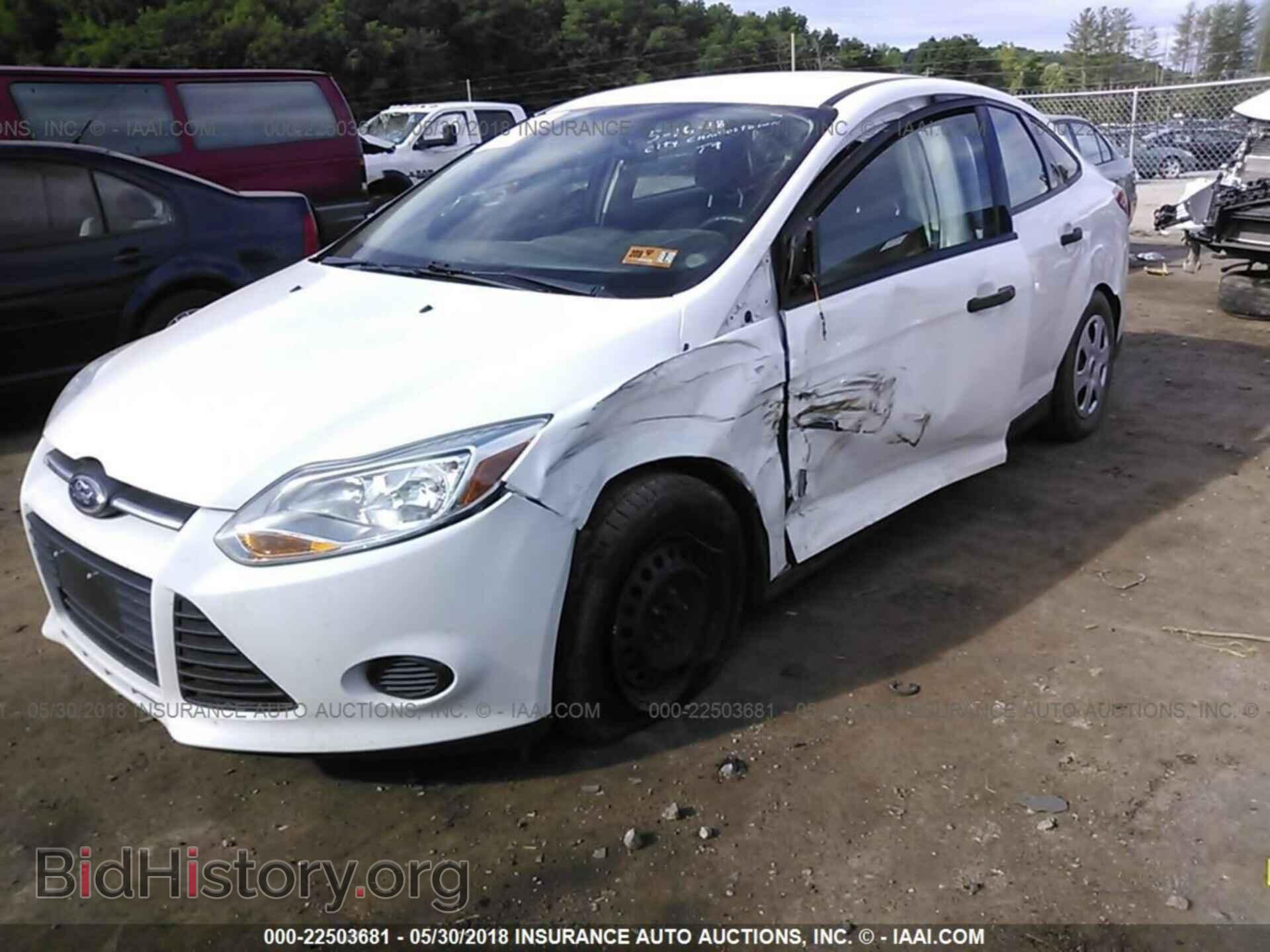 2013 Ford Focus - VIN: 1FADP3E28DL338085 - Photo 2