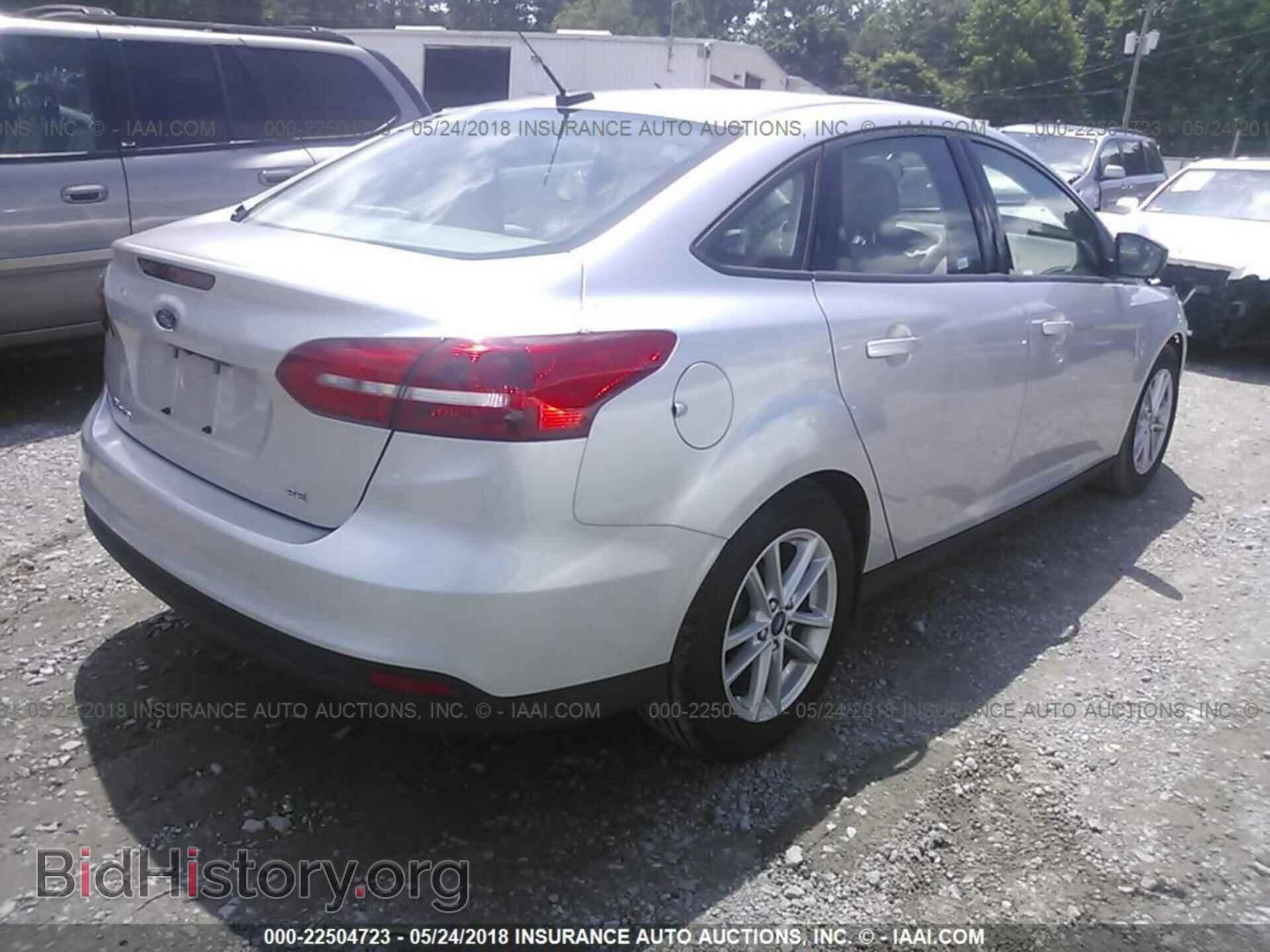 2018 Ford Focus - VIN: 1FADP3F22JL231768 - Фото 4