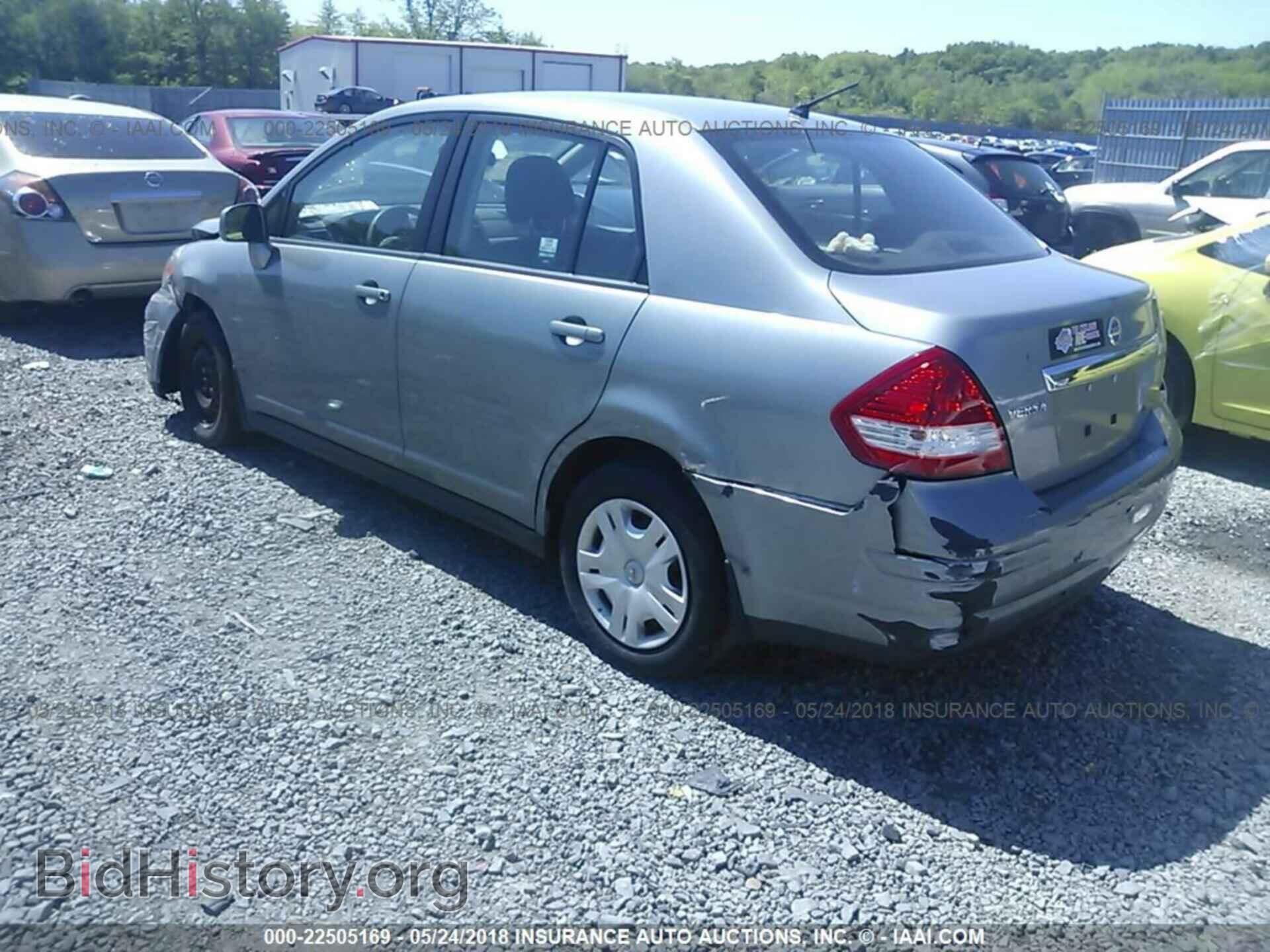 2011 Nissan Versa - VIN: 3N1BC1AP8BL392865 - Фото 3