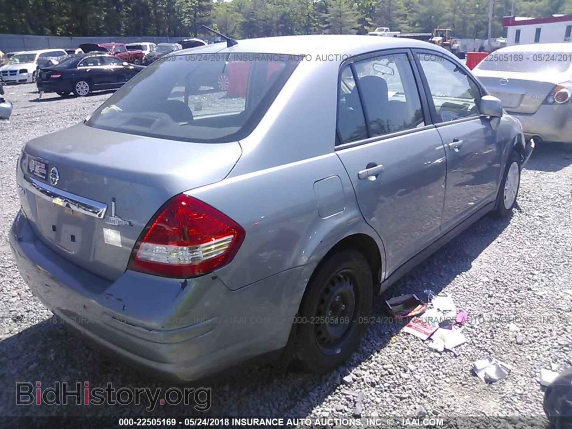 2011 Nissan Versa - VIN: 3N1BC1AP8BL392865 - Фото 4