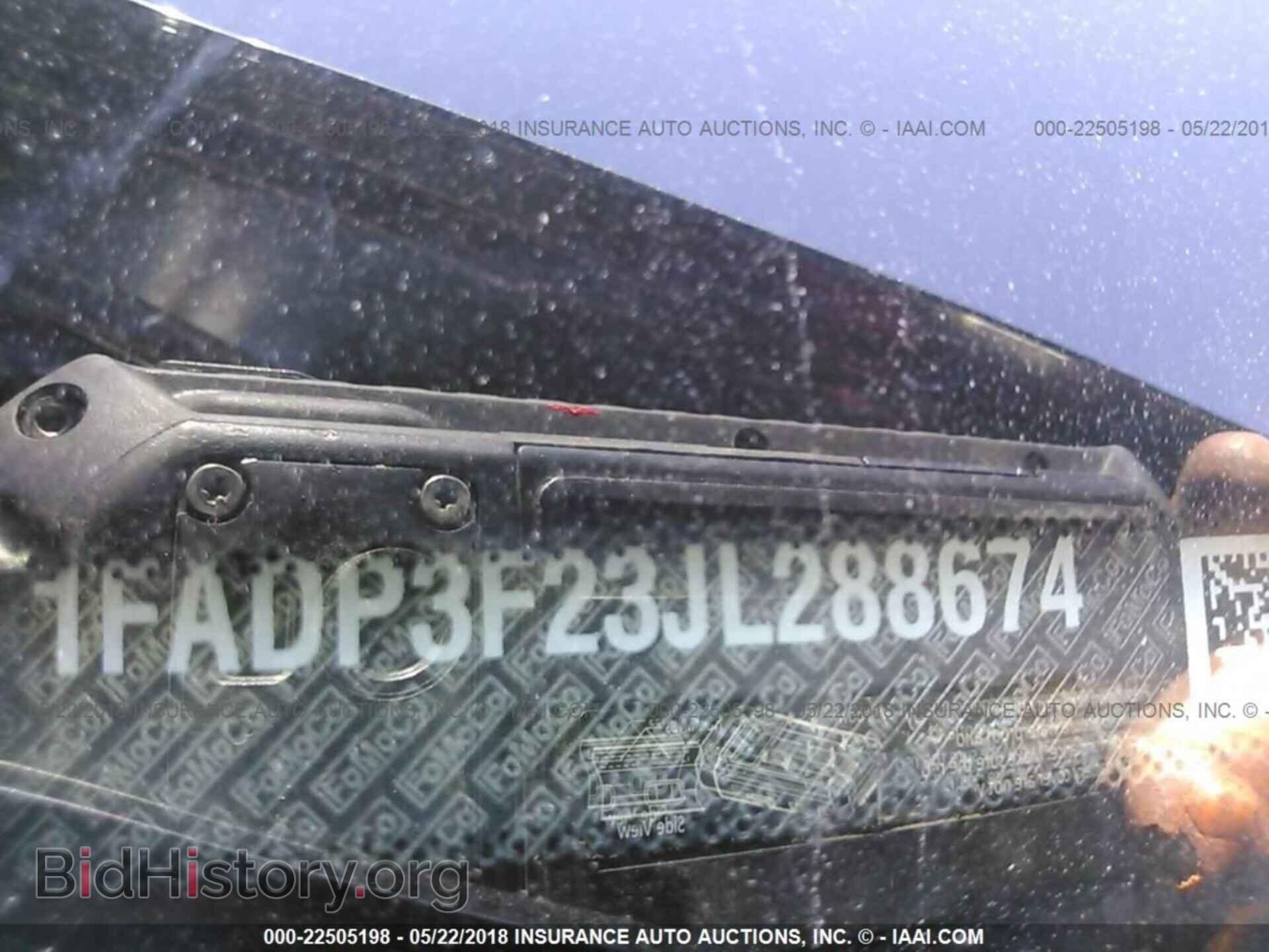 2018 Ford Focus - VIN: 1FADP3F23JL288674 - Фото 9