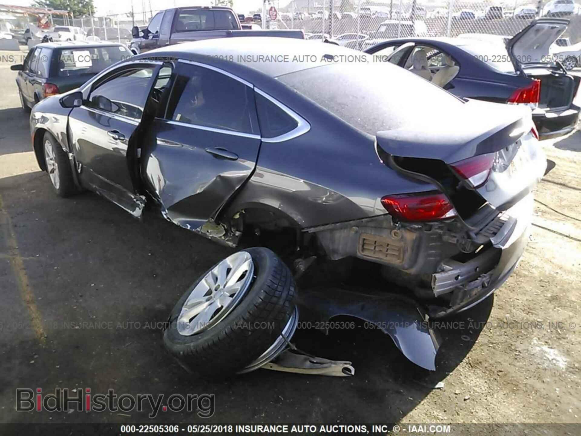 2015 Chrysler 200 - VIN: 1C3CCCAB9FN693057 - Photo 3