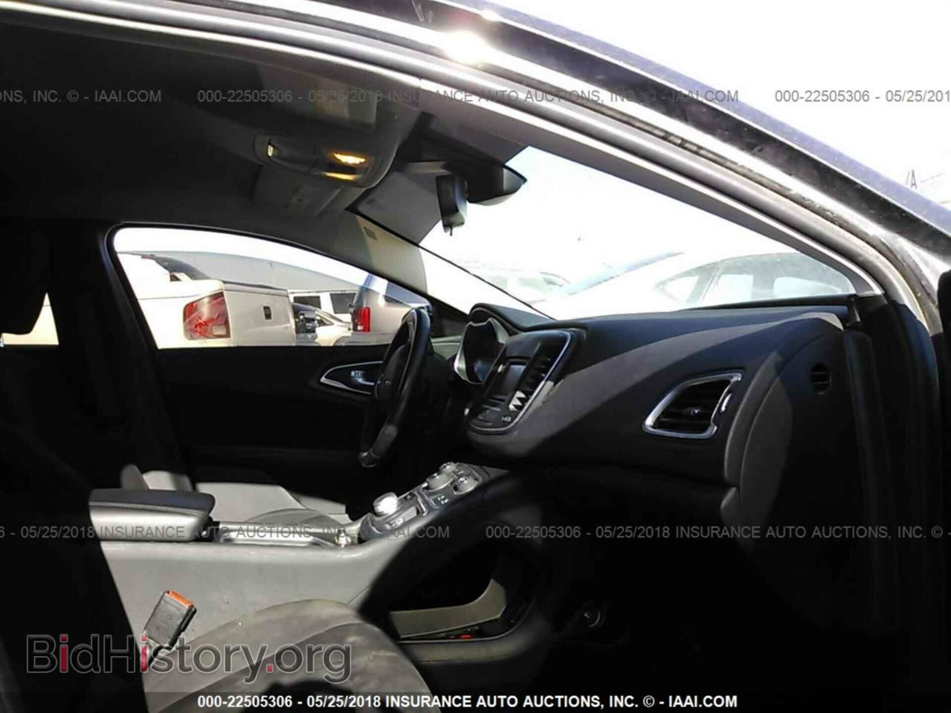 2015 Chrysler 200 - VIN: 1C3CCCAB9FN693057 - Photo 5