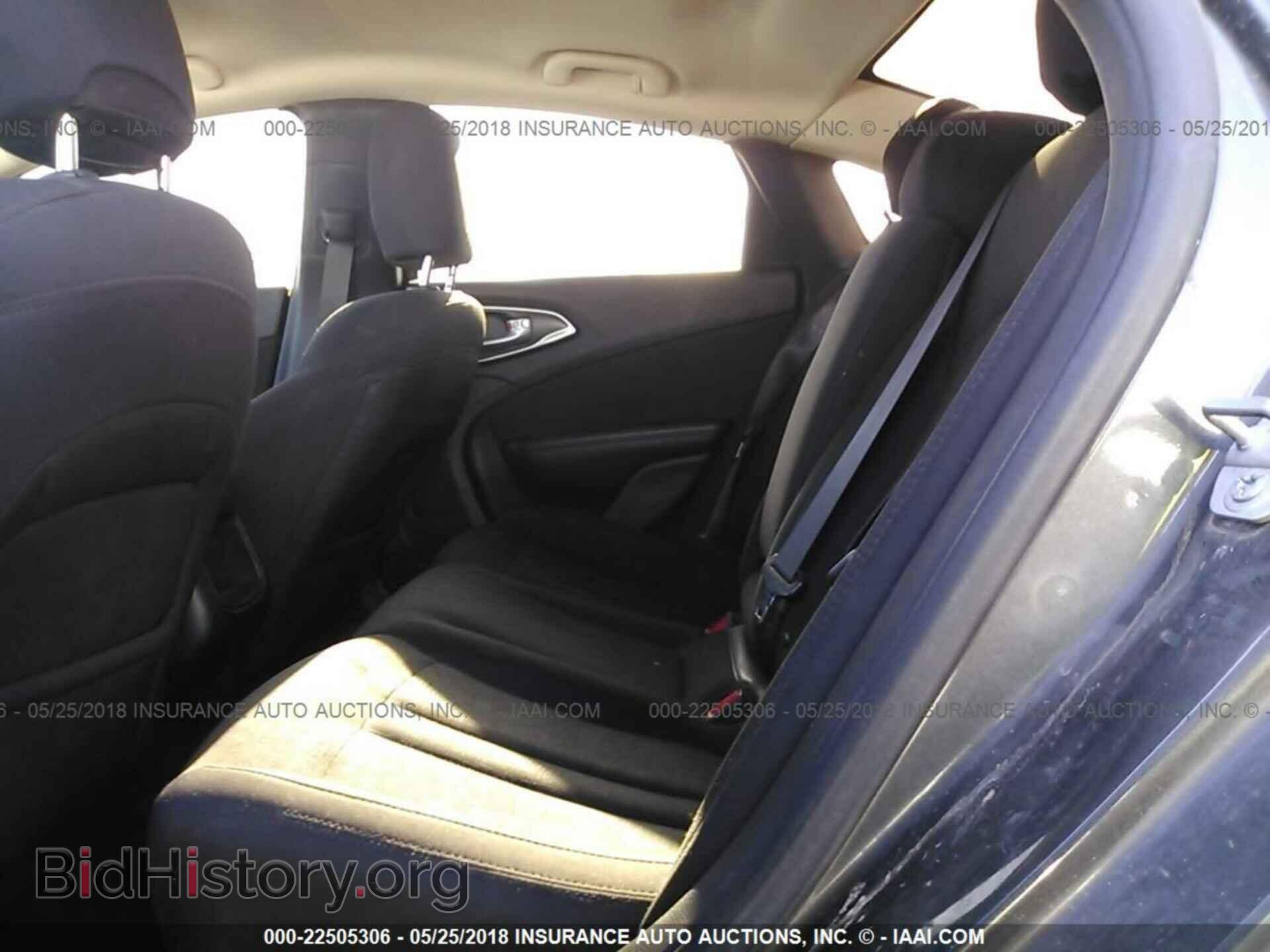 2015 Chrysler 200 - VIN: 1C3CCCAB9FN693057 - Photo 8