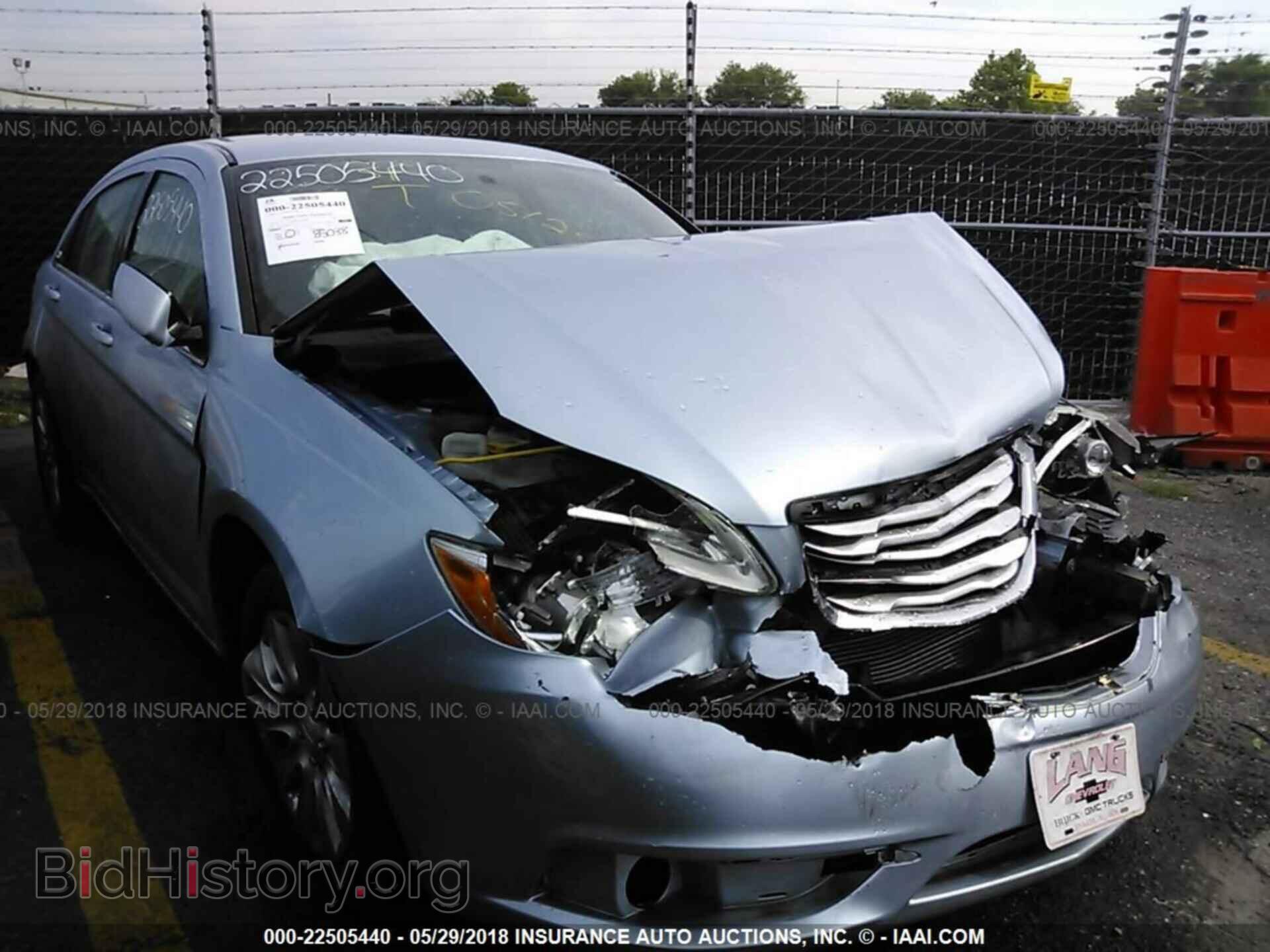 Photo 1C3CCBAB0EN124137 - Chrysler 200 2014