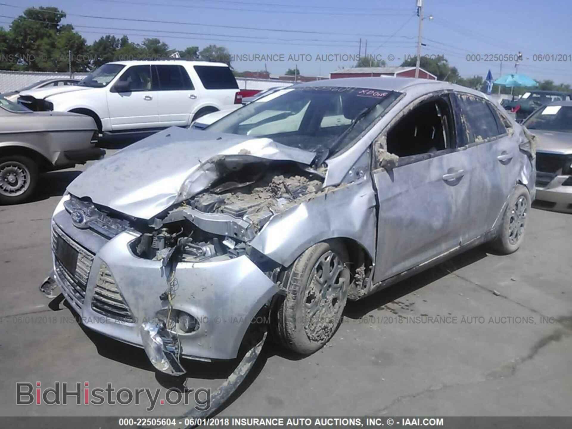 2012 Ford Focus - VIN: 1FAHP3F23CL379464 - Photo 2