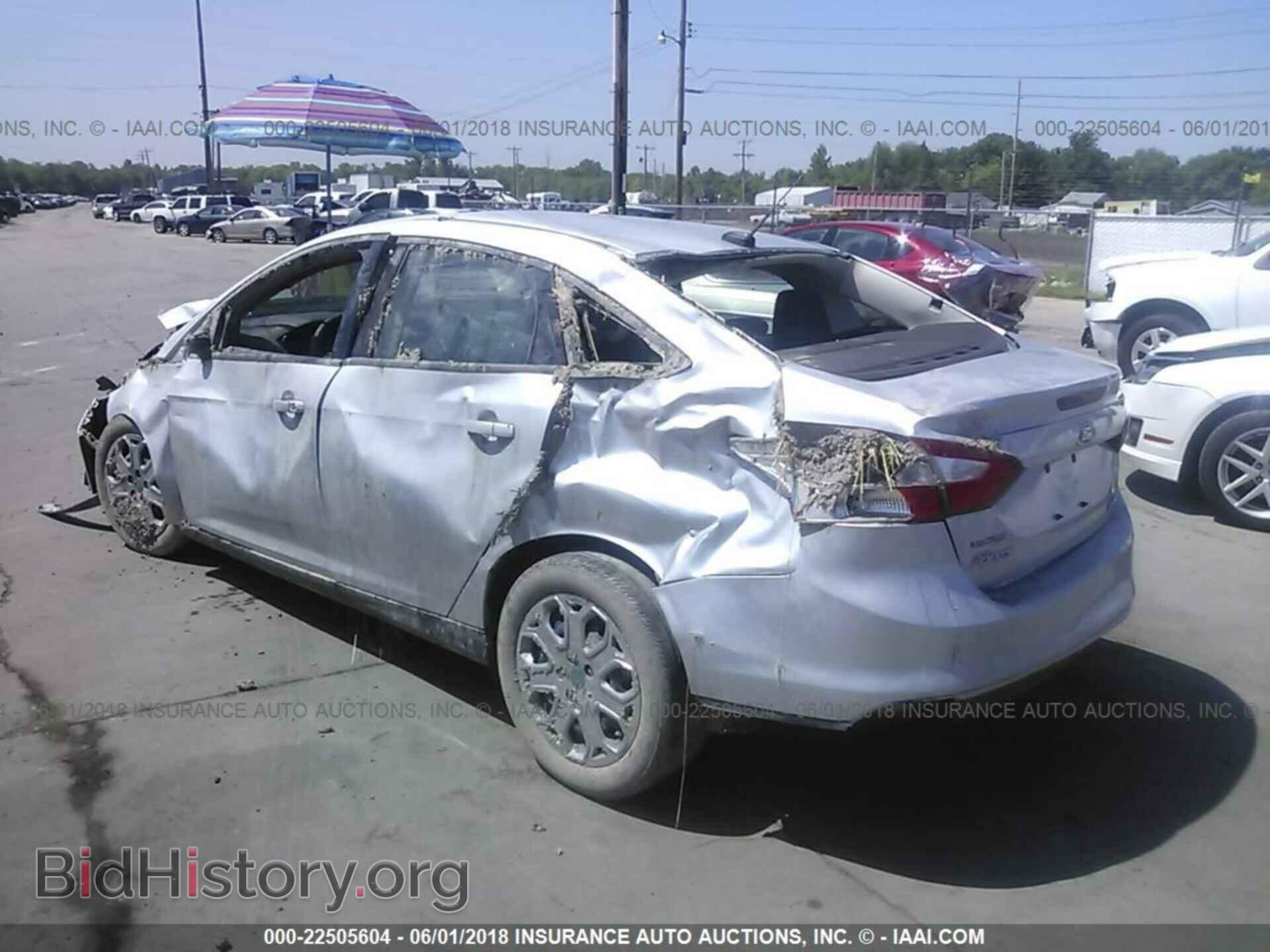 2012 Ford Focus - VIN: 1FAHP3F23CL379464 - Photo 3