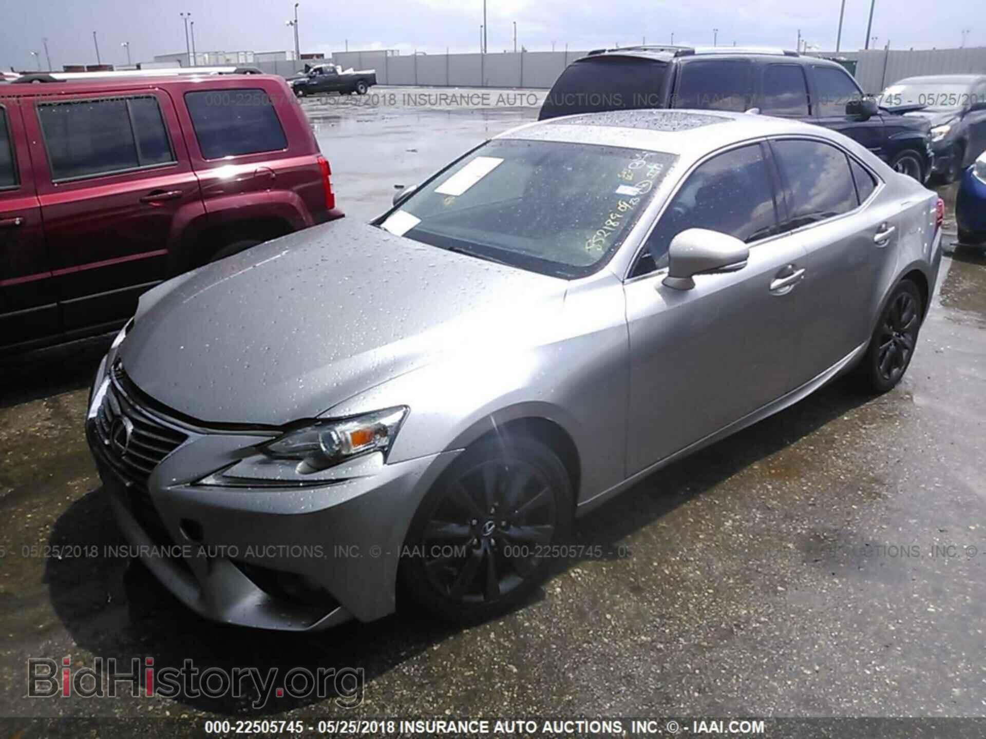 2014 Lexus Is - VIN: JTHBF1D29E5009071 - Photo 2