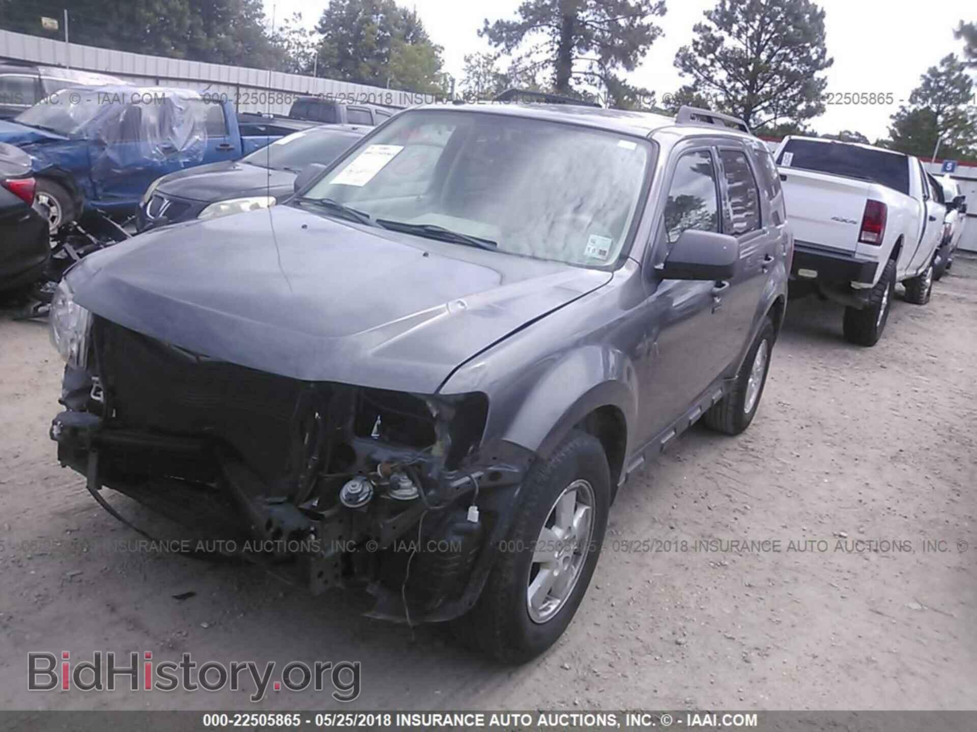 2011 Ford Escape - VIN: 1FMCU0D75BKC08807 - Photo 2