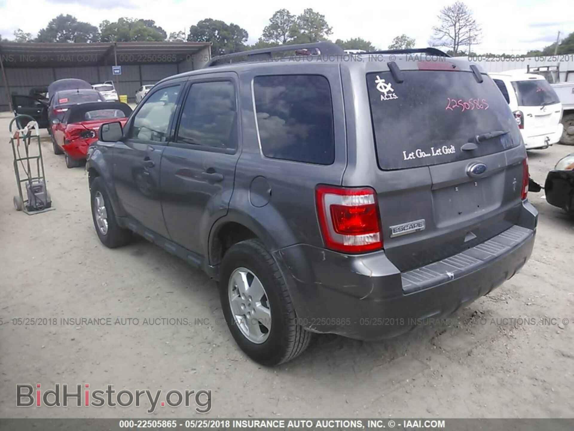 2011 Ford Escape - VIN: 1FMCU0D75BKC08807 - Photo 3