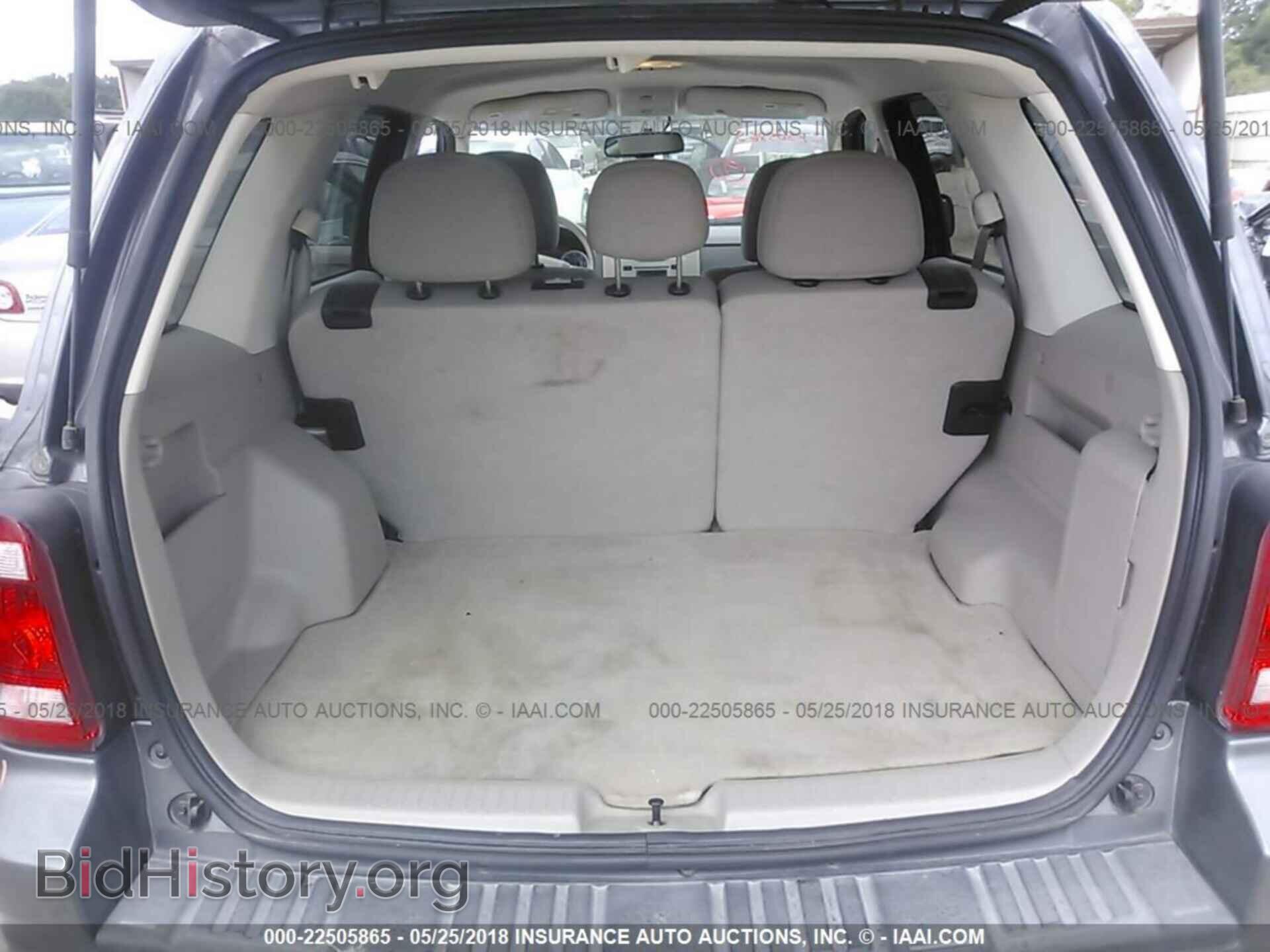 2011 Ford Escape - VIN: 1FMCU0D75BKC08807 - Photo 8