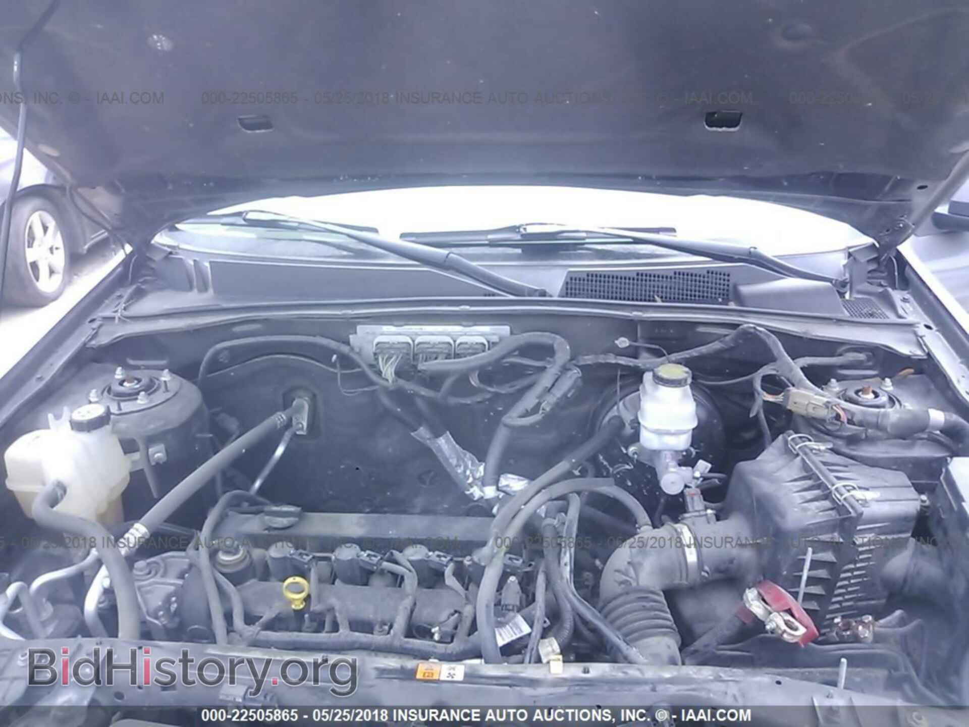2011 Ford Escape - VIN: 1FMCU0D75BKC08807 - Photo 10