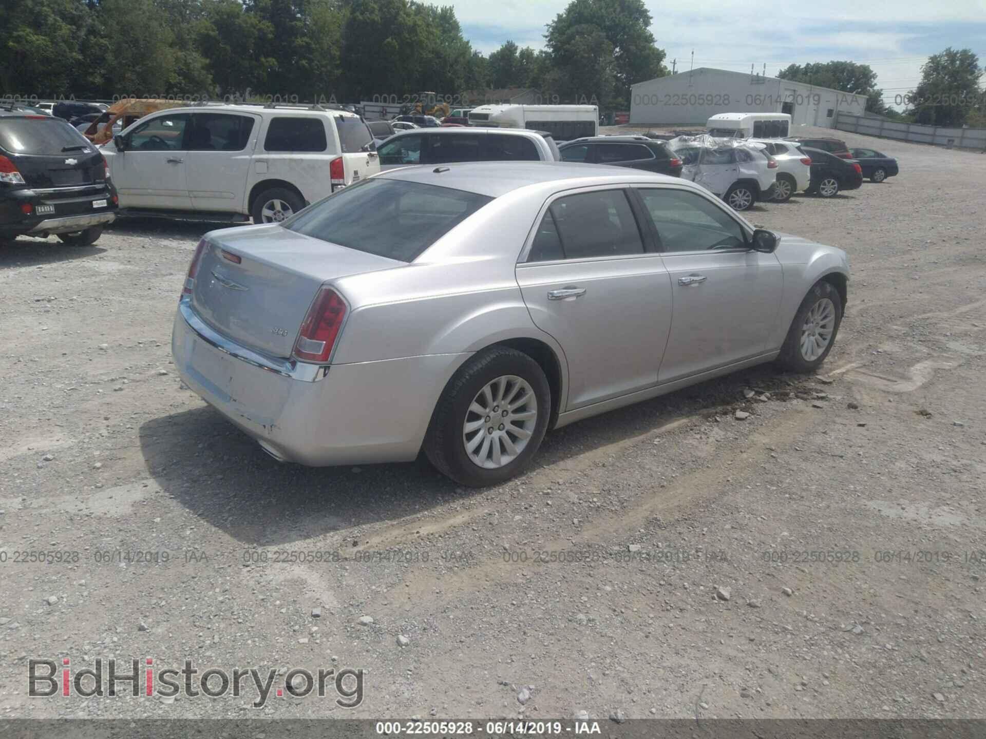 2012 CHRYSLER 300 - VIN: 2C3CCAAG1CH175545 - Photo 4