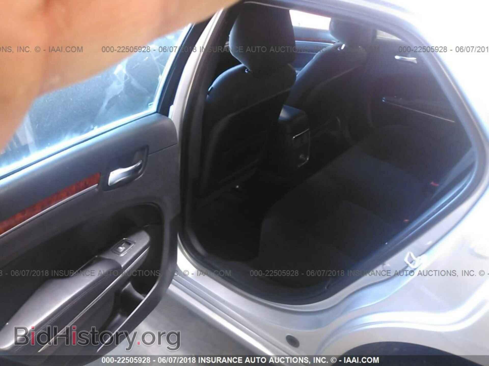 2012 CHRYSLER 300 - VIN: 2C3CCAAG1CH175545 - Photo 8