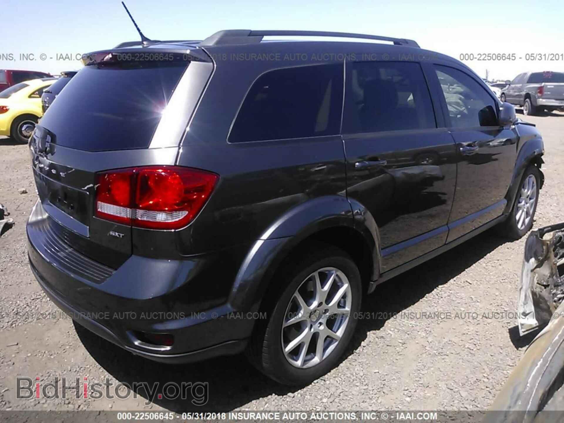 2016 Dodge Journey - VIN: 3C4PDCBB1GT240190 - Photo 4