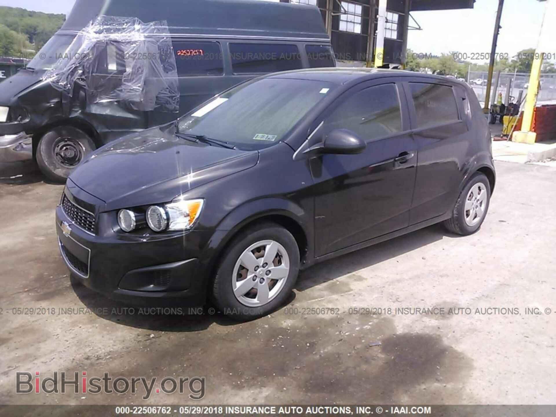 2014 Chevrolet Sonic - VIN: 1G1JA6SG8E4158514 - Photo 2