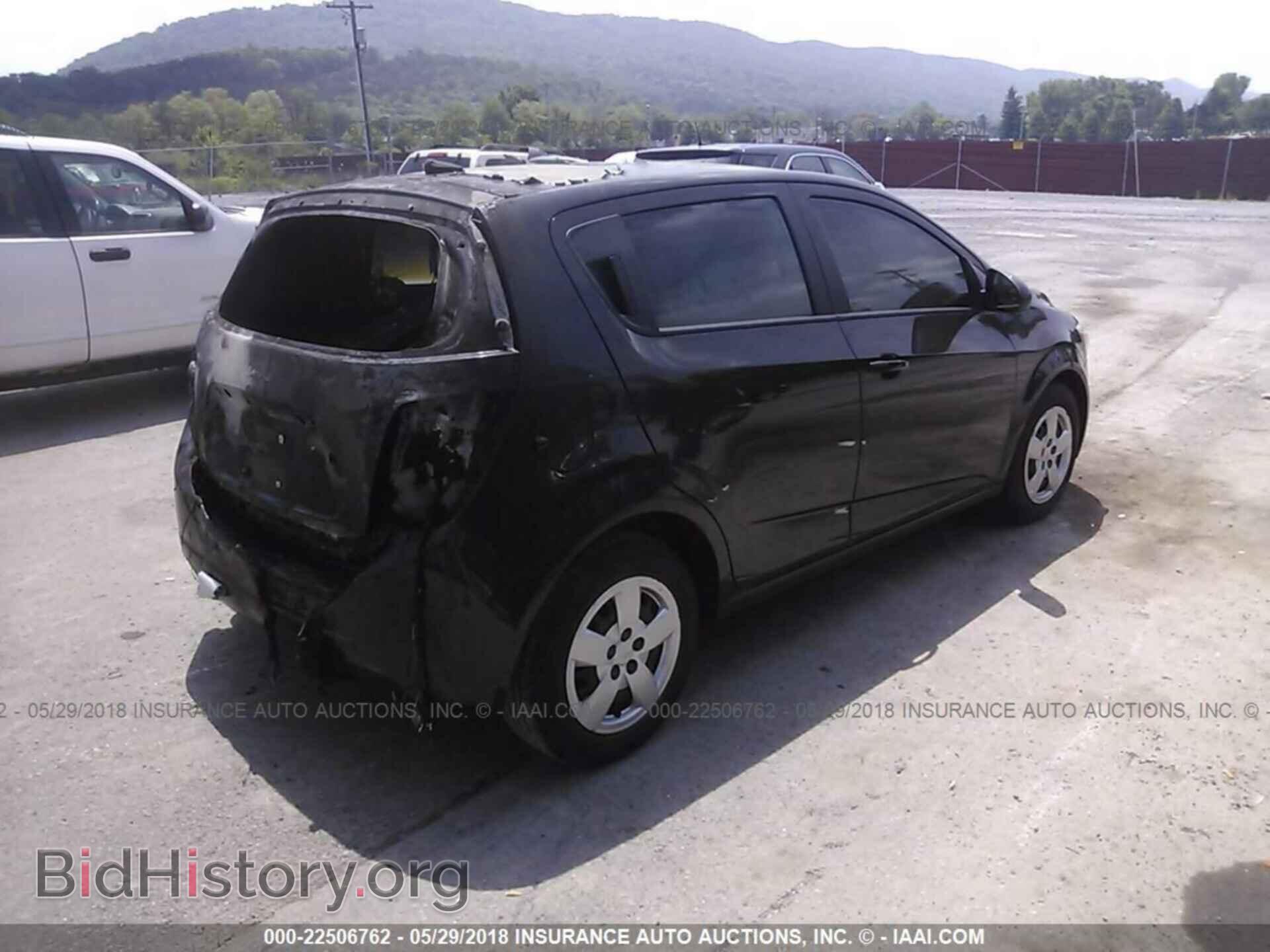 2014 Chevrolet Sonic - VIN: 1G1JA6SG8E4158514 - Photo 4